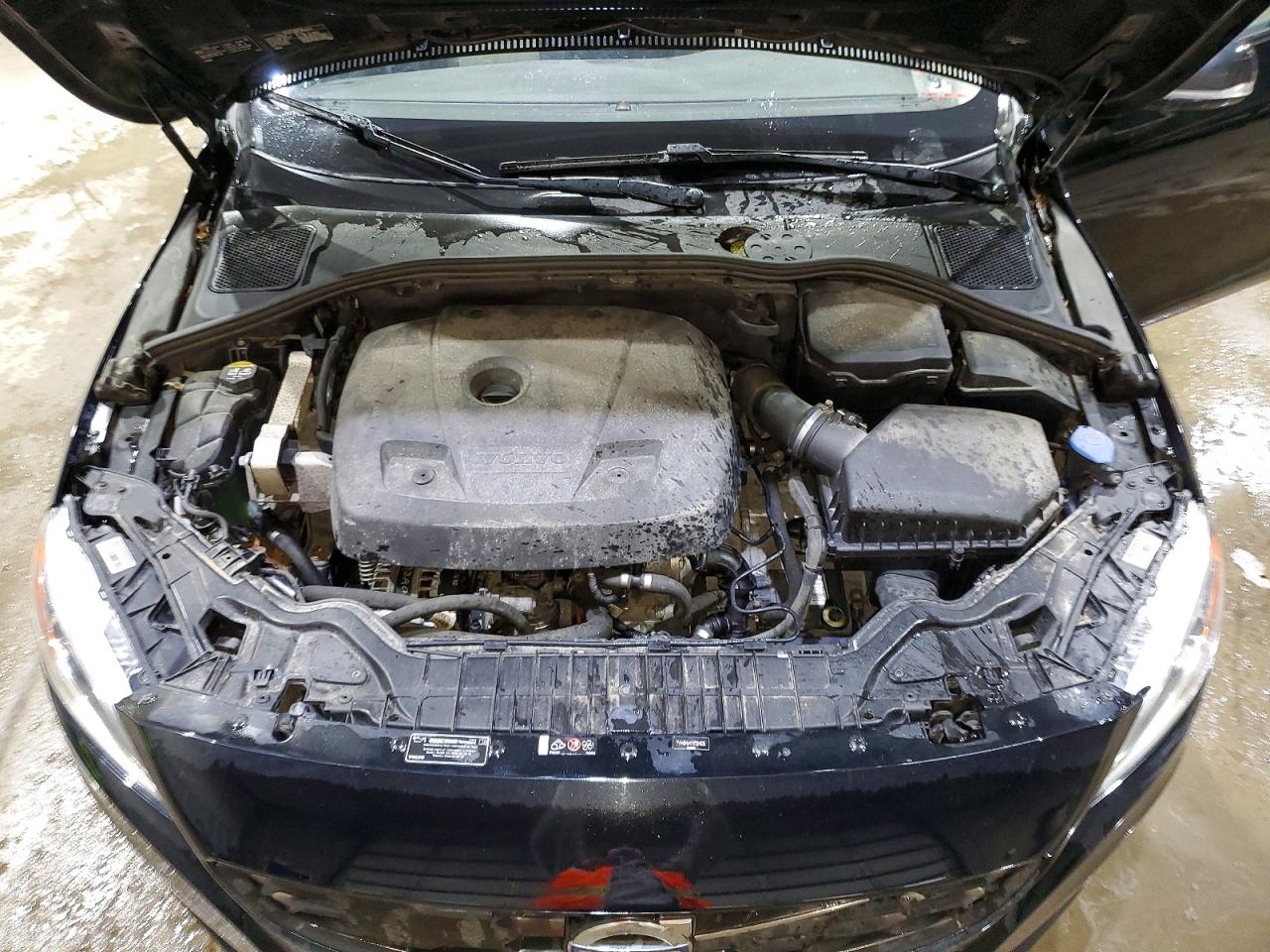 2017 Volvo V60 VIN YV440MWK1H1024635 photo 11