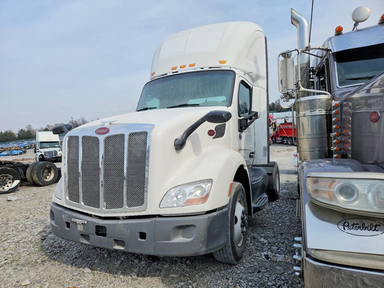 2019 PETERBILT All other VIN 1XPBA48X3KD600178 photo 2