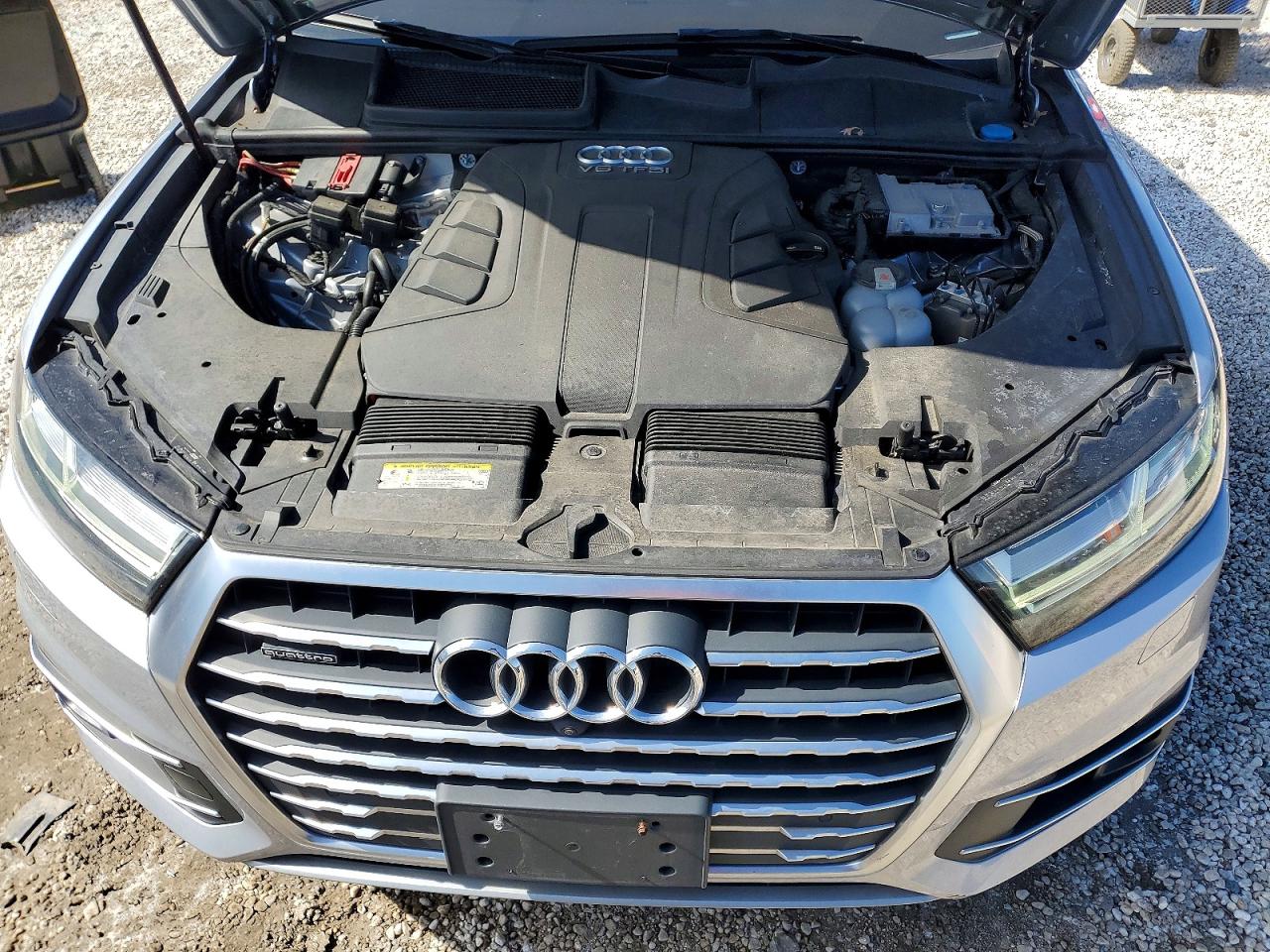 2018 Audi Q7 VIN WA1LAAF72JD015950 photo 12