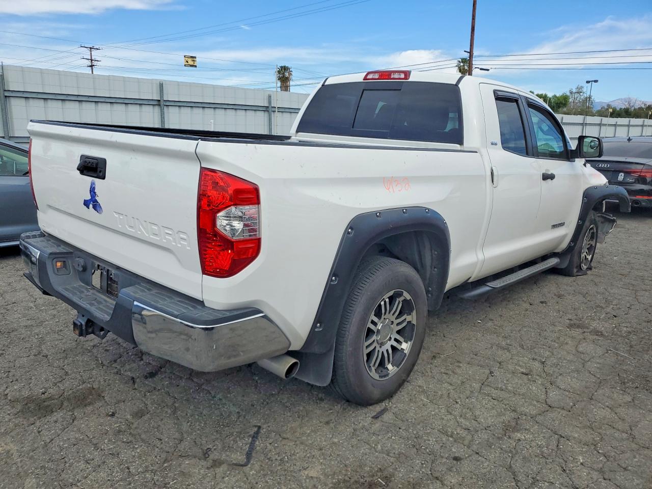 2017 Toyota Tundra VIN 5TFRM5F16HX118596 photo 3