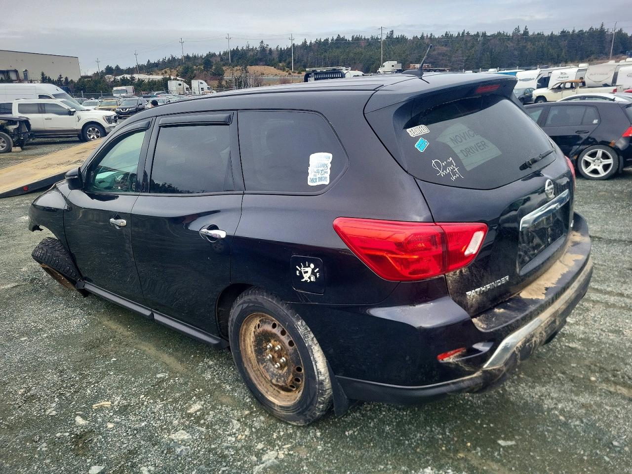2018 Nissan Pathfinder VIN 5N1DR2MM7JC671807 photo 2