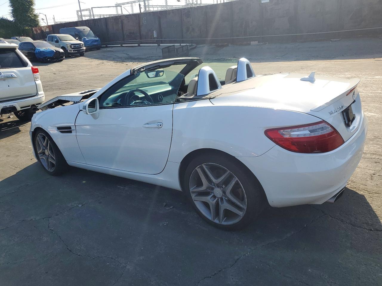 2015 Mercedes-Benz Slk-class VIN WDDPK4HA6FF097441 photo 2