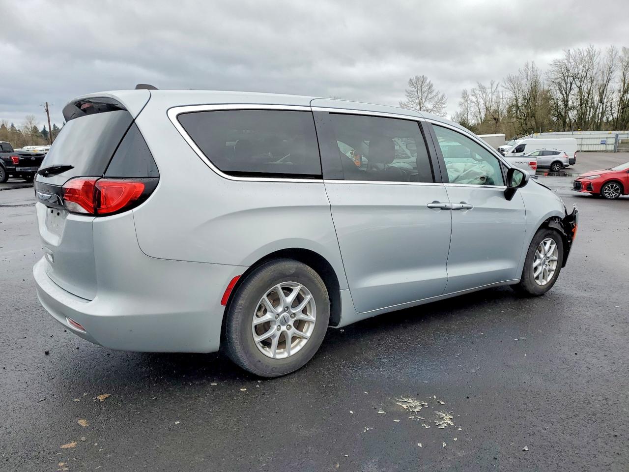 2023 Chrysler Minivan VIN 2C4RC1CG4PR596047 photo 3