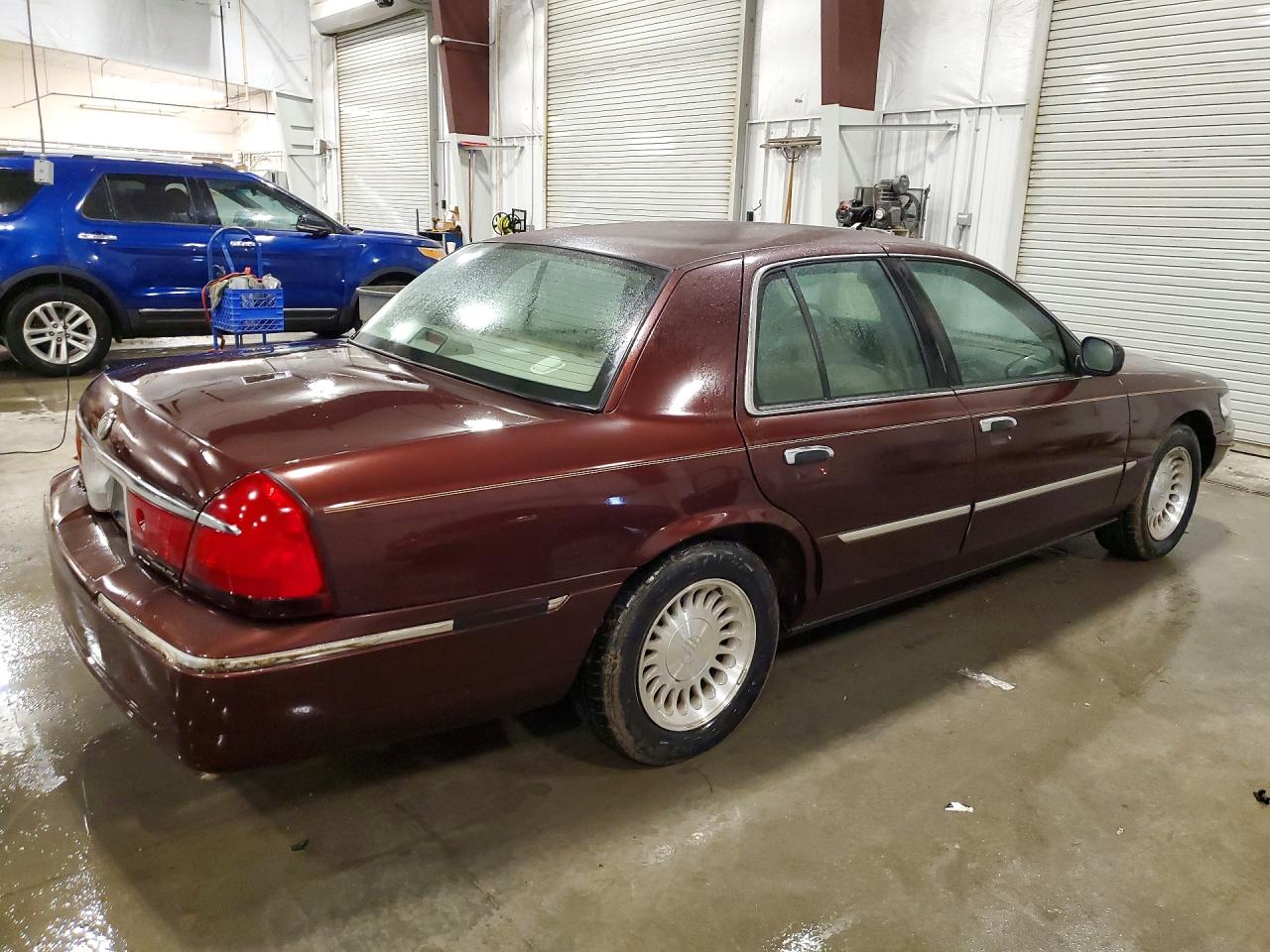 2001 MERC Grand marquis VIN 2MEFM75W41X621330 photo 3