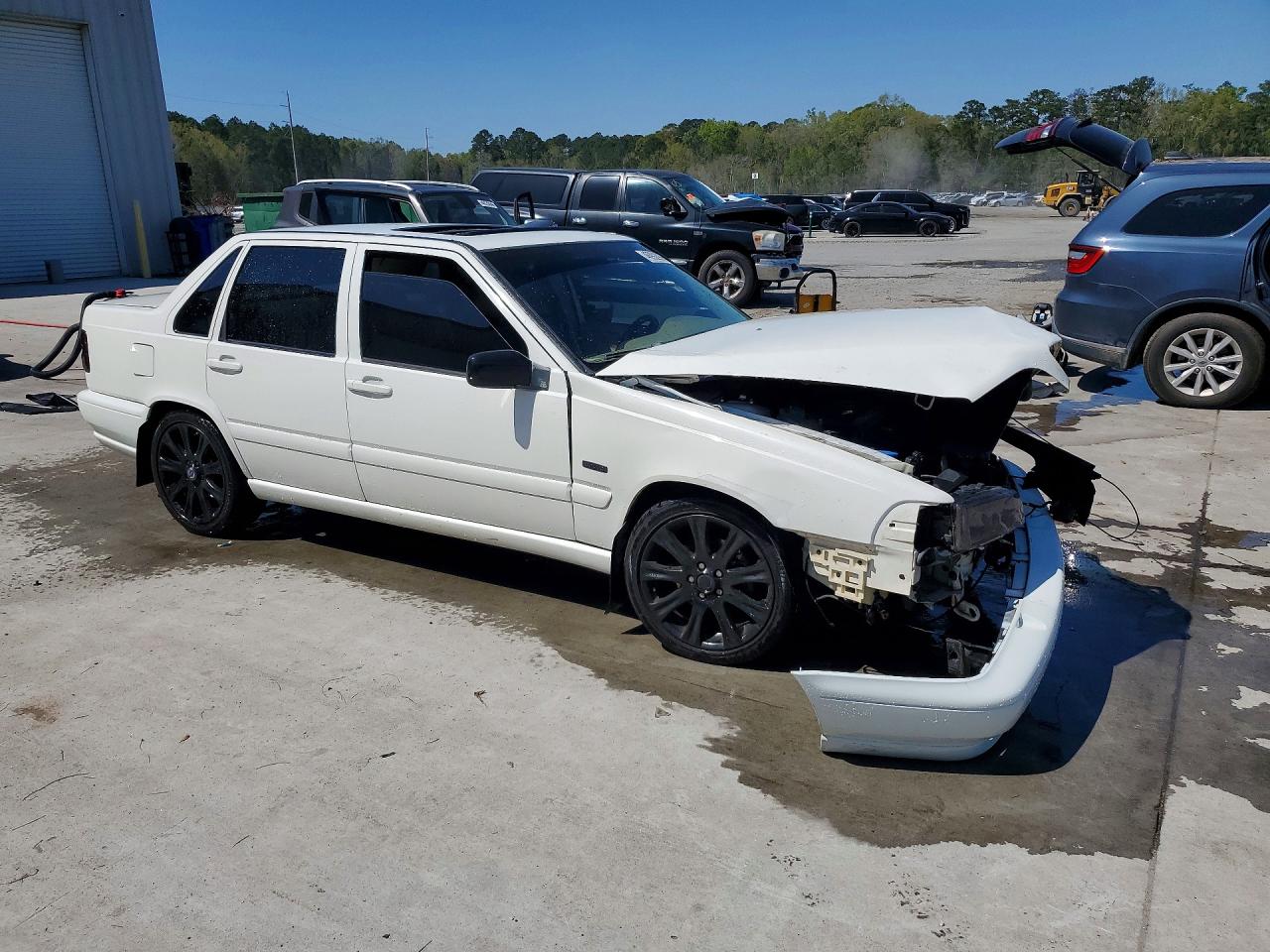 1998 VOLV S70 VIN YV1LS5572W1516190 photo 4