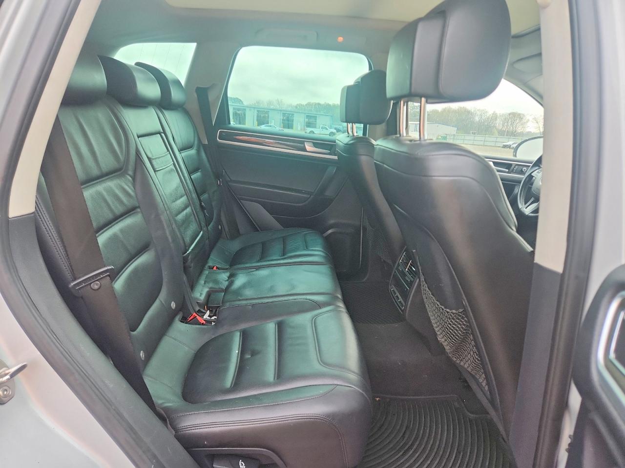2014 Volkswagen Touareg VIN WVGEF9BPXED009187 photo 11