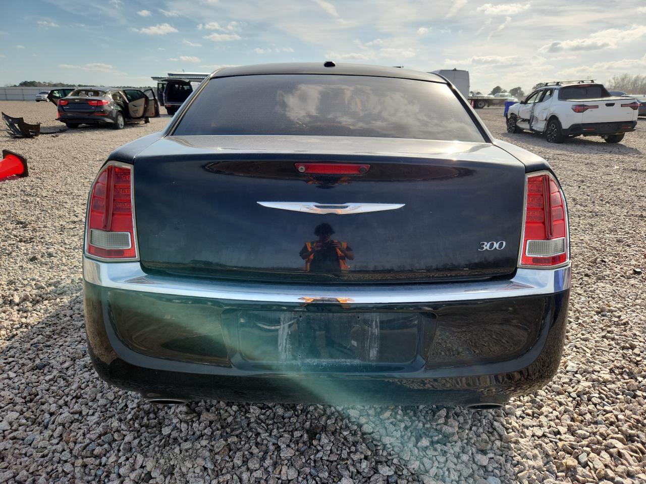 2012 Chrysler 300 VIN 2C3CCACG2CH307967 photo 6