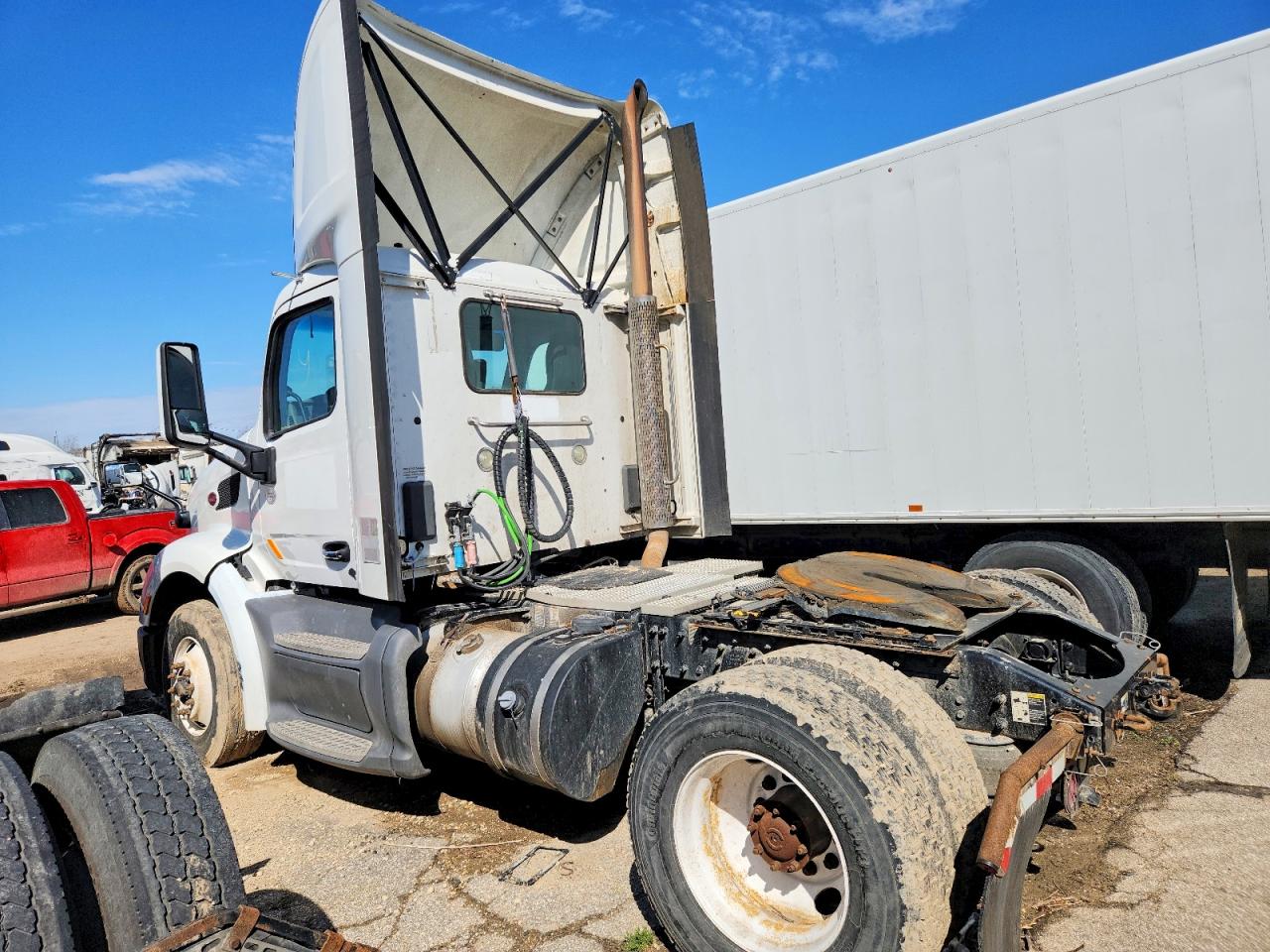 2017 PETERBILT All models VIN 1XPBA48X9HD428683 photo 3