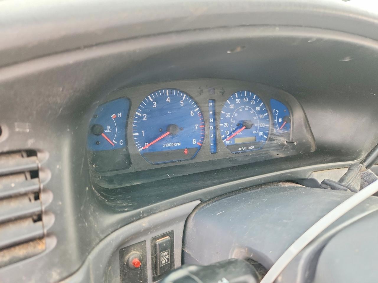 2001 Toyota Sienna VIN 4T3ZF13C61U377687 photo 9