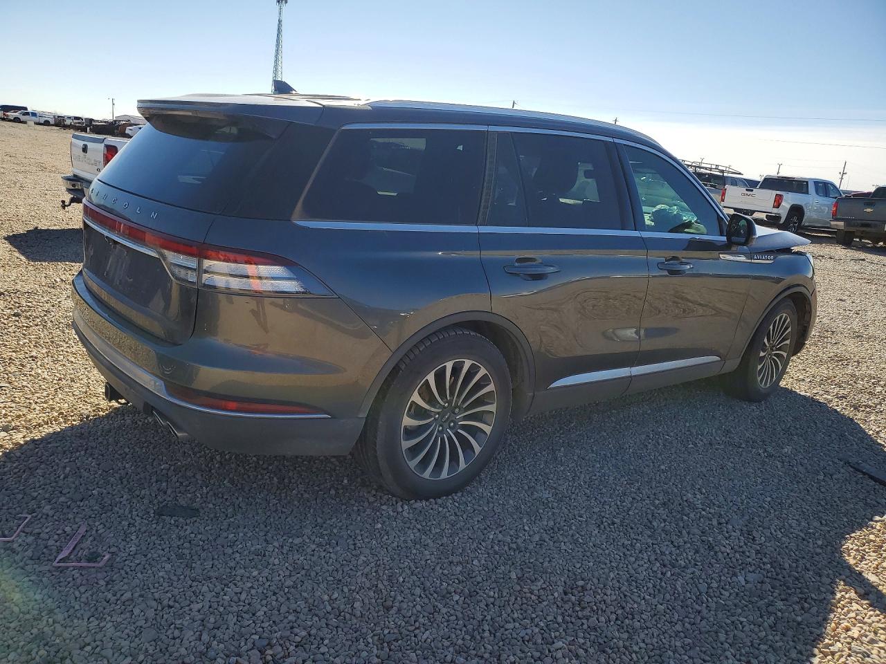 2020 Lincoln Aviator VIN 5LM5J7WC0LGL23112 photo 3