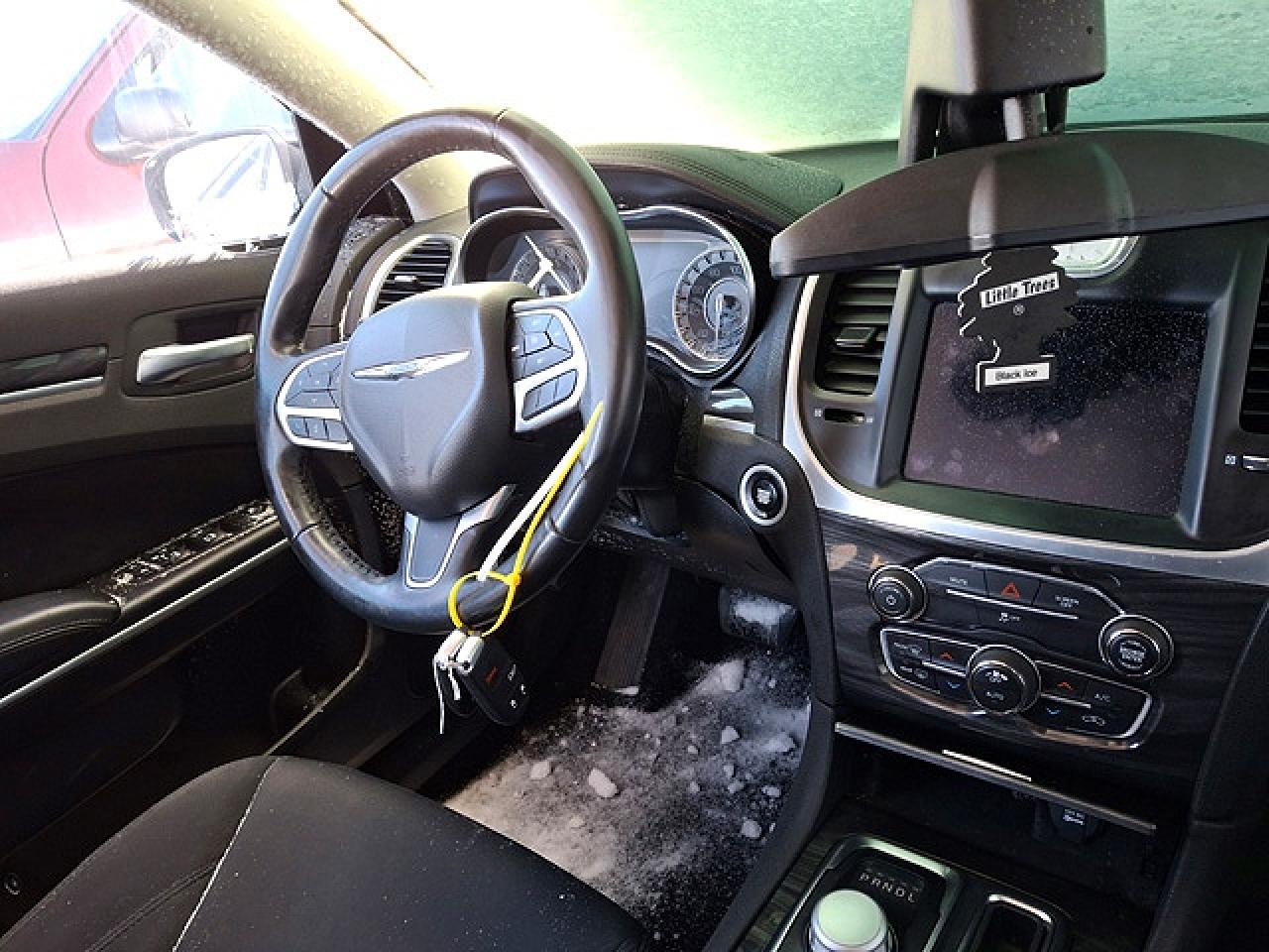 2020 Chrysler 300 VIN 2C3CCARGXLH169019 photo 7