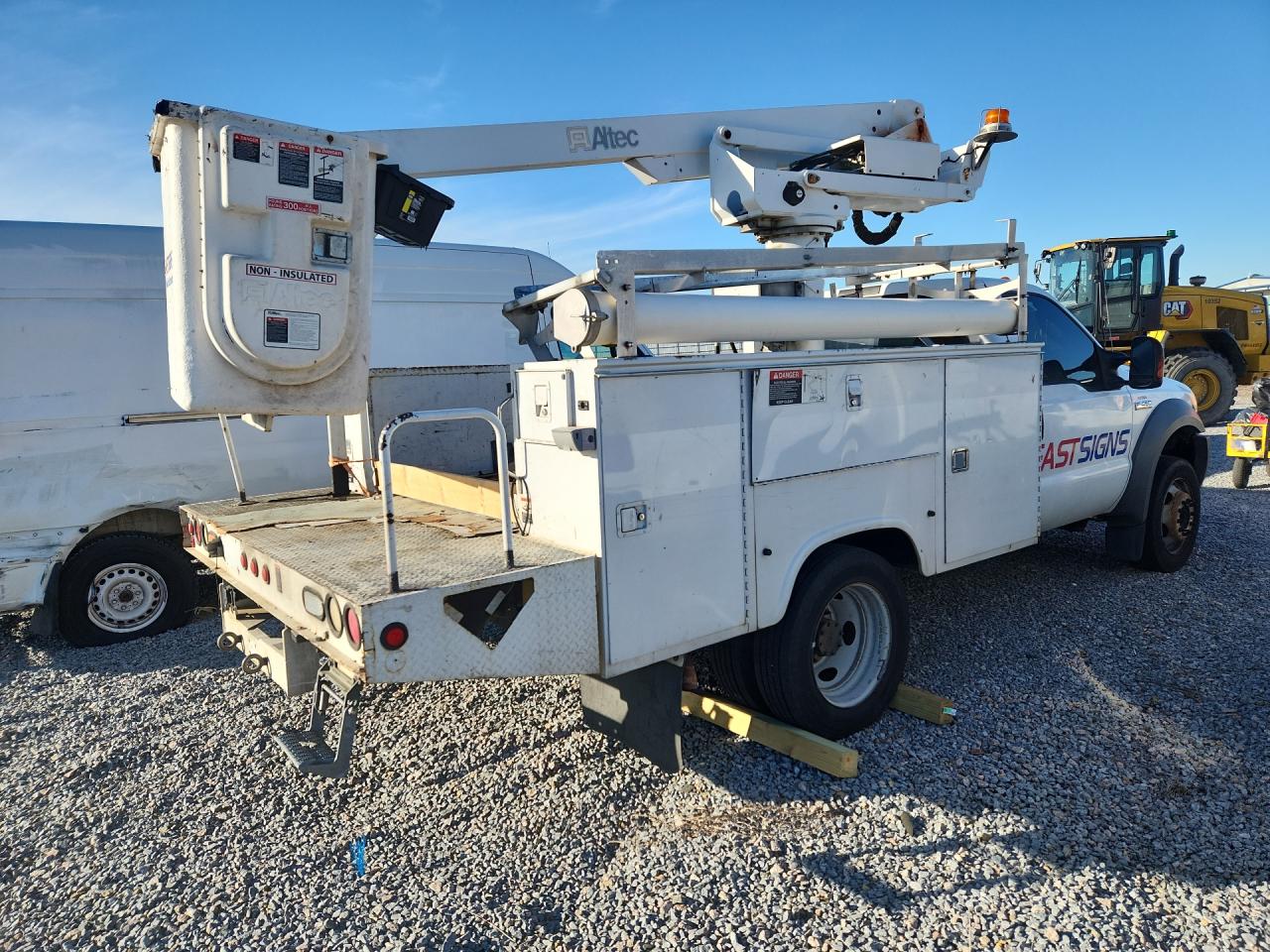 2005 Ford F450 VIN 1FDXF46Y25EC25480 photo 3