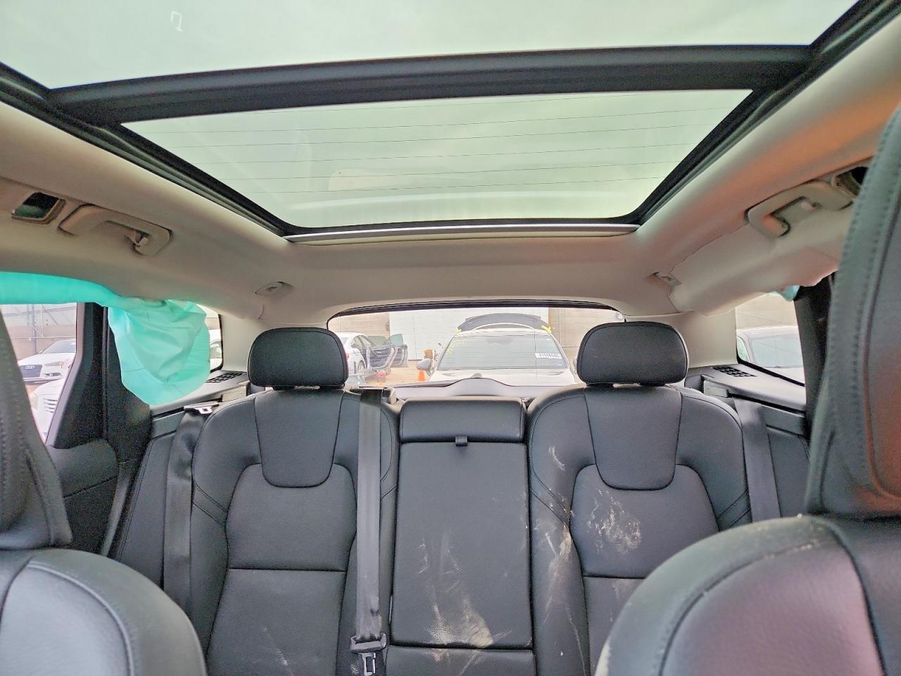 2025 Volvo Xc60 VIN YV4M12RC3S1112681 photo 10
