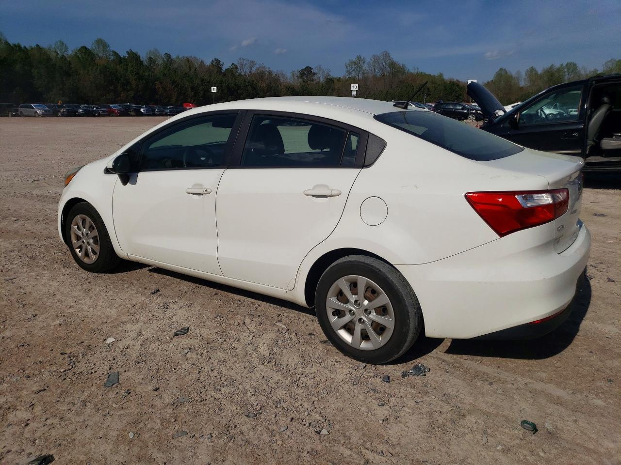 2016 Kia Rio VIN KNADM4A33G6647356 photo 2