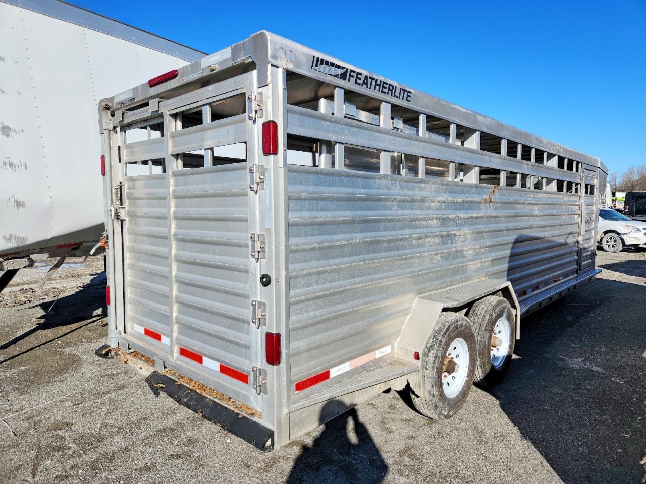 2010 FEATHERLITE 8127 VIN 4FGB22420AC115721 photo 4