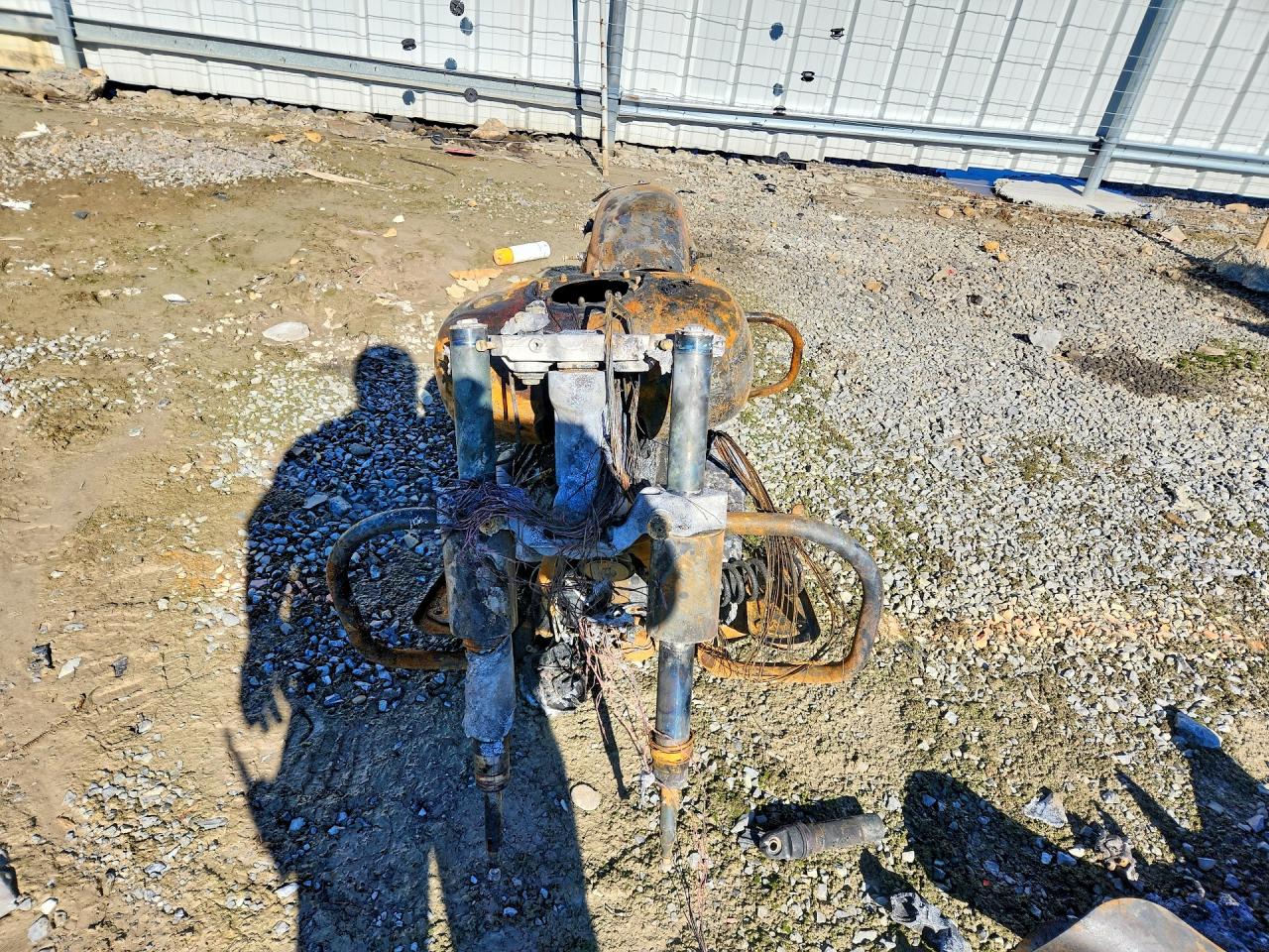 2019 INDIAN Motorcycle VIN 56KTCDAA0K3371805 photo 2