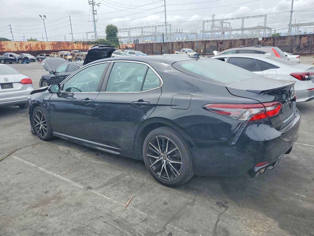 2021 Toyota Camry sola VIN 4T1G31AK1MU023728 photo 2
