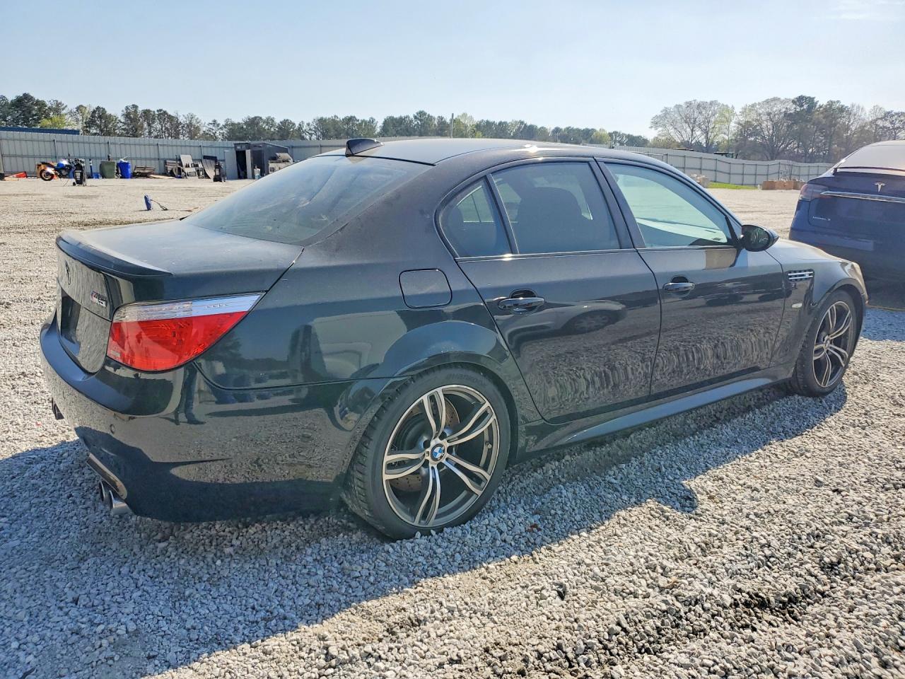 2008 BMW M5 VIN WBSNB93548CX08184 photo 3