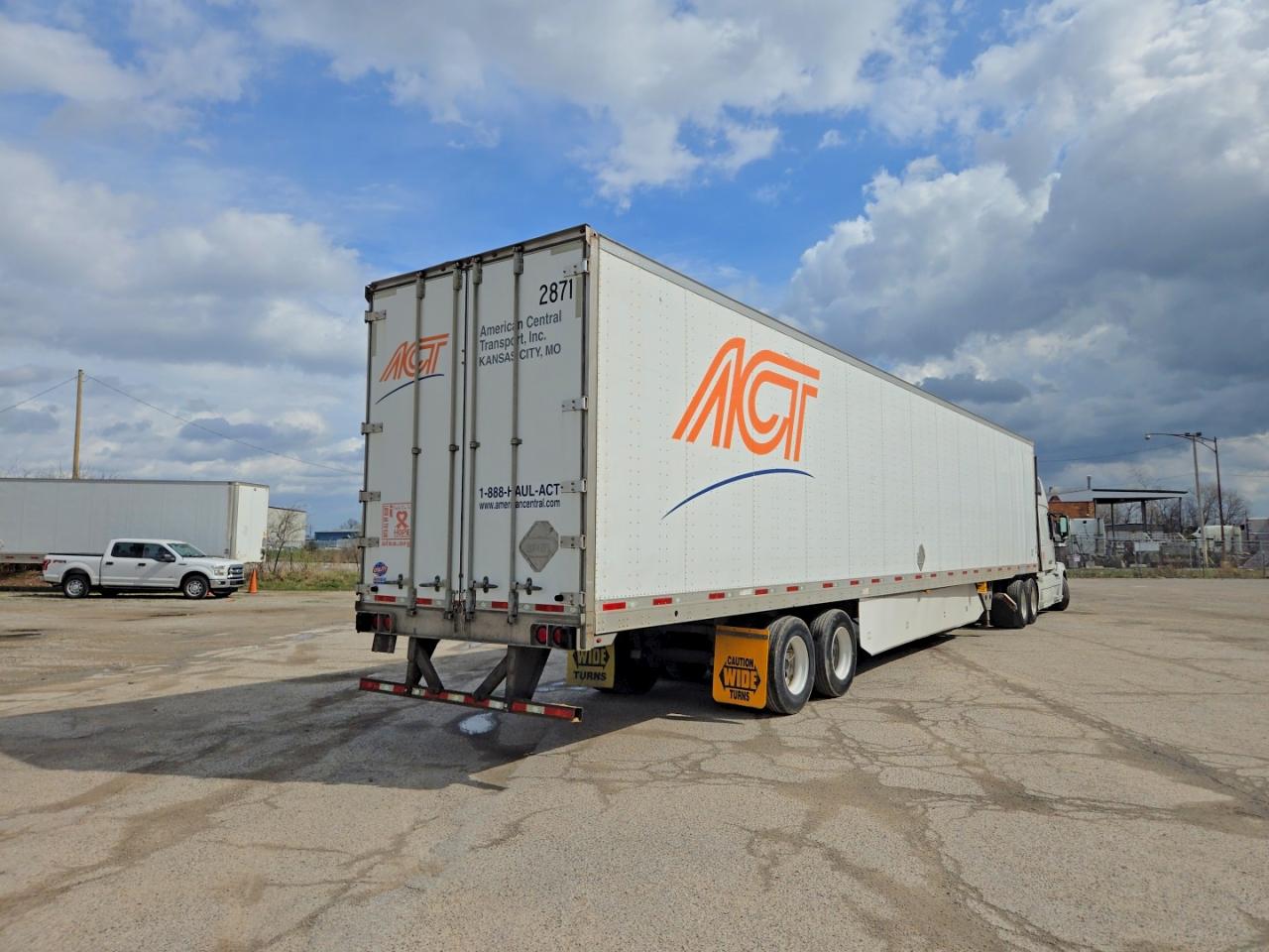 2017 UTIL Dry van tr VIN 1UYVS2533HP863135 photo 4