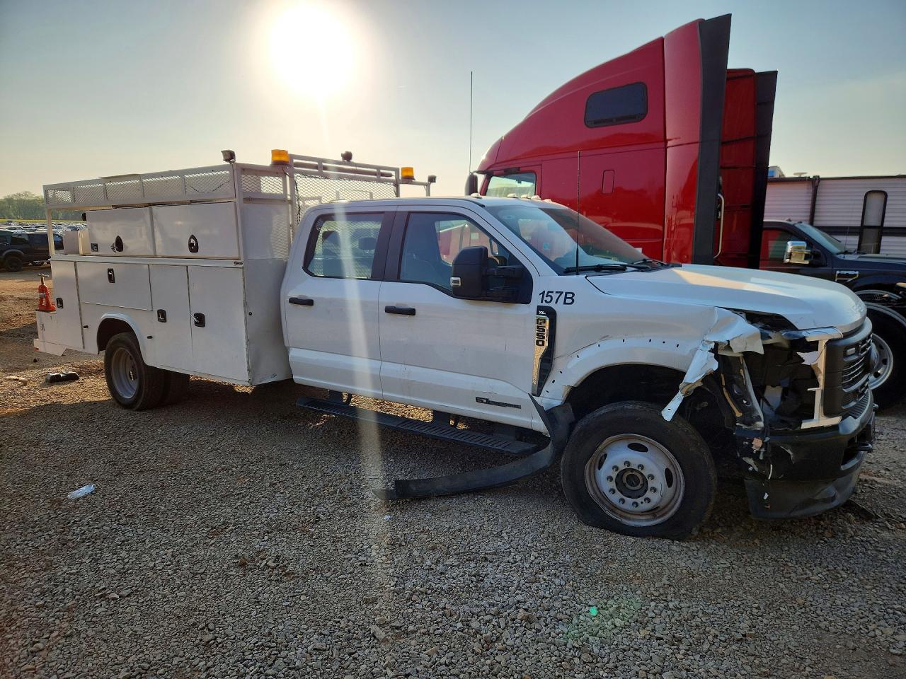 2024 Ford F550 VIN 1FD0W5HT7REC85902 photo 4