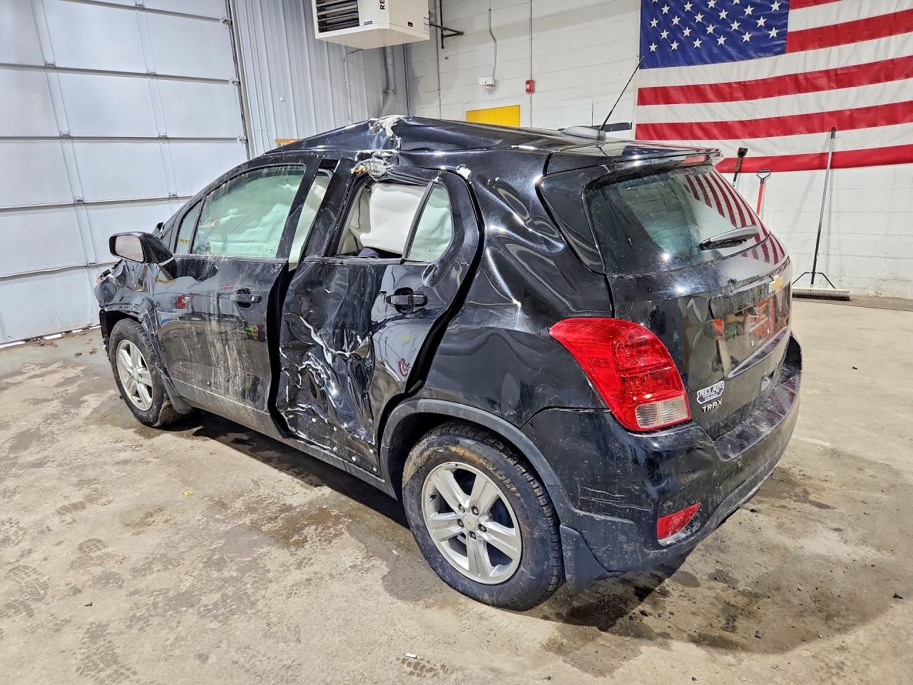 2019 CHEV Trax VIN 3GNCJKSB1KL236898 photo 2