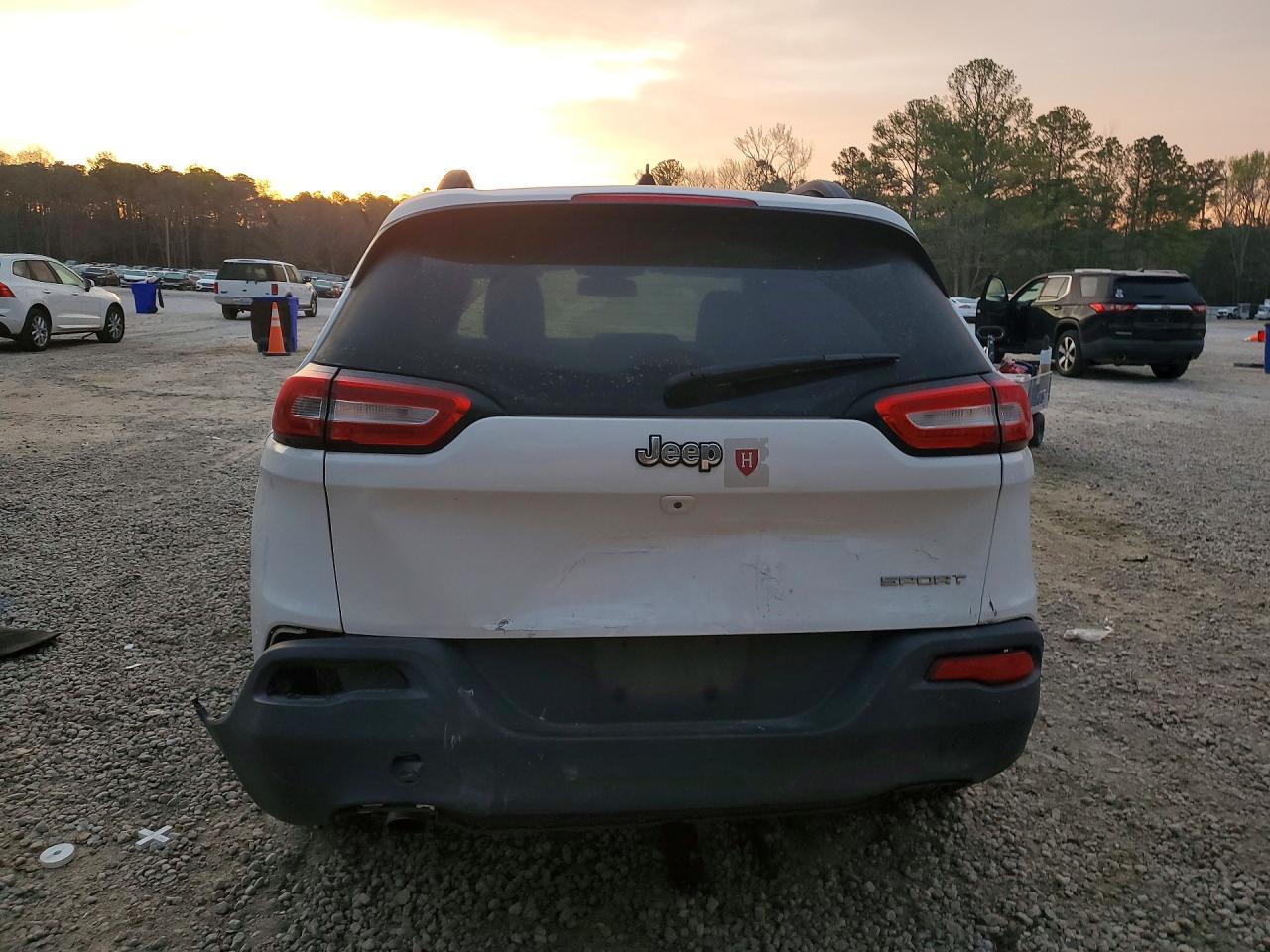 2016 Jeep Grand cher VIN 1C4PJLABXGW207421 photo 6