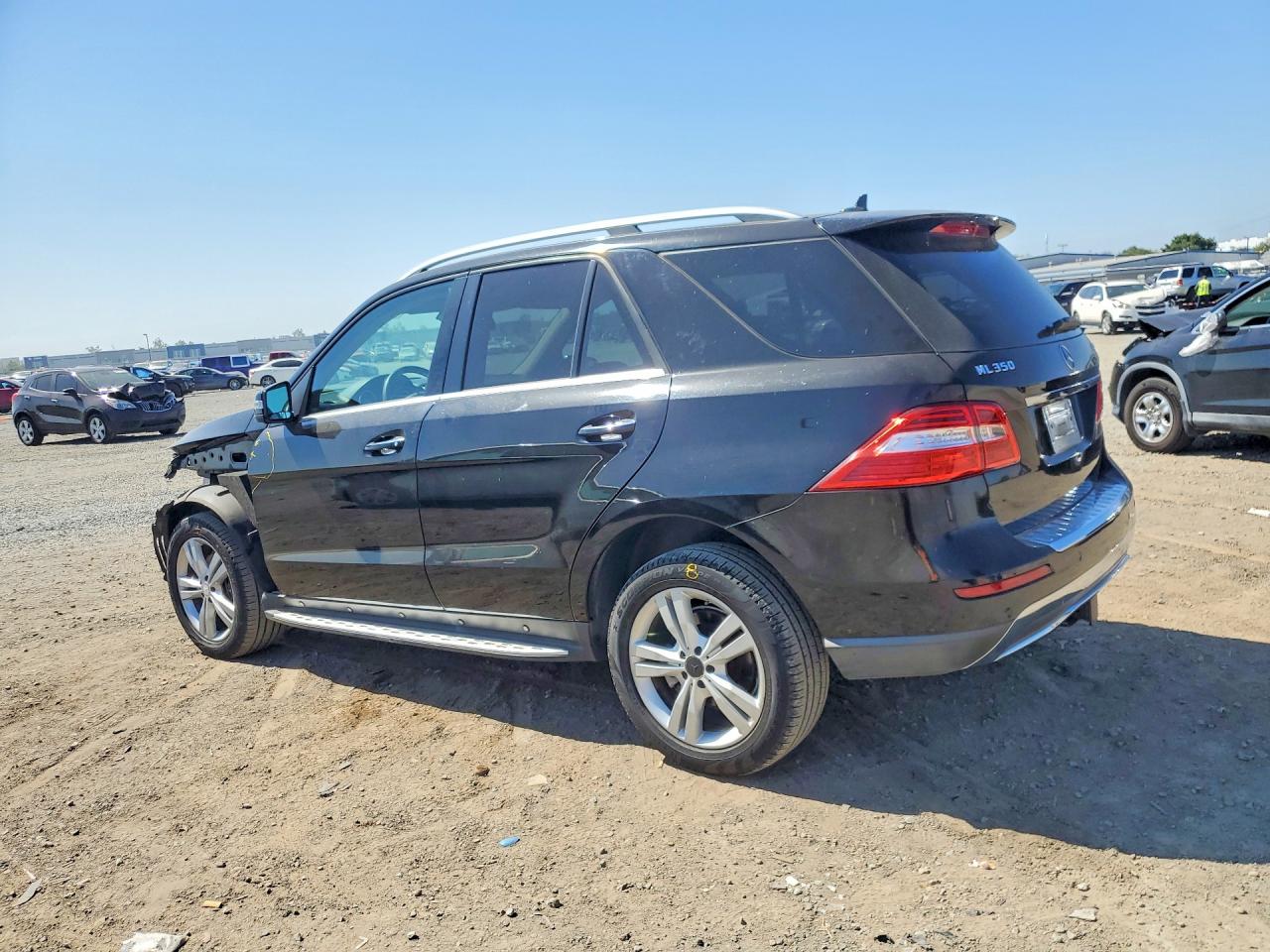 2014 Mercedes-Benz M-class VIN 4JGDA2EB4EA318673 photo 2