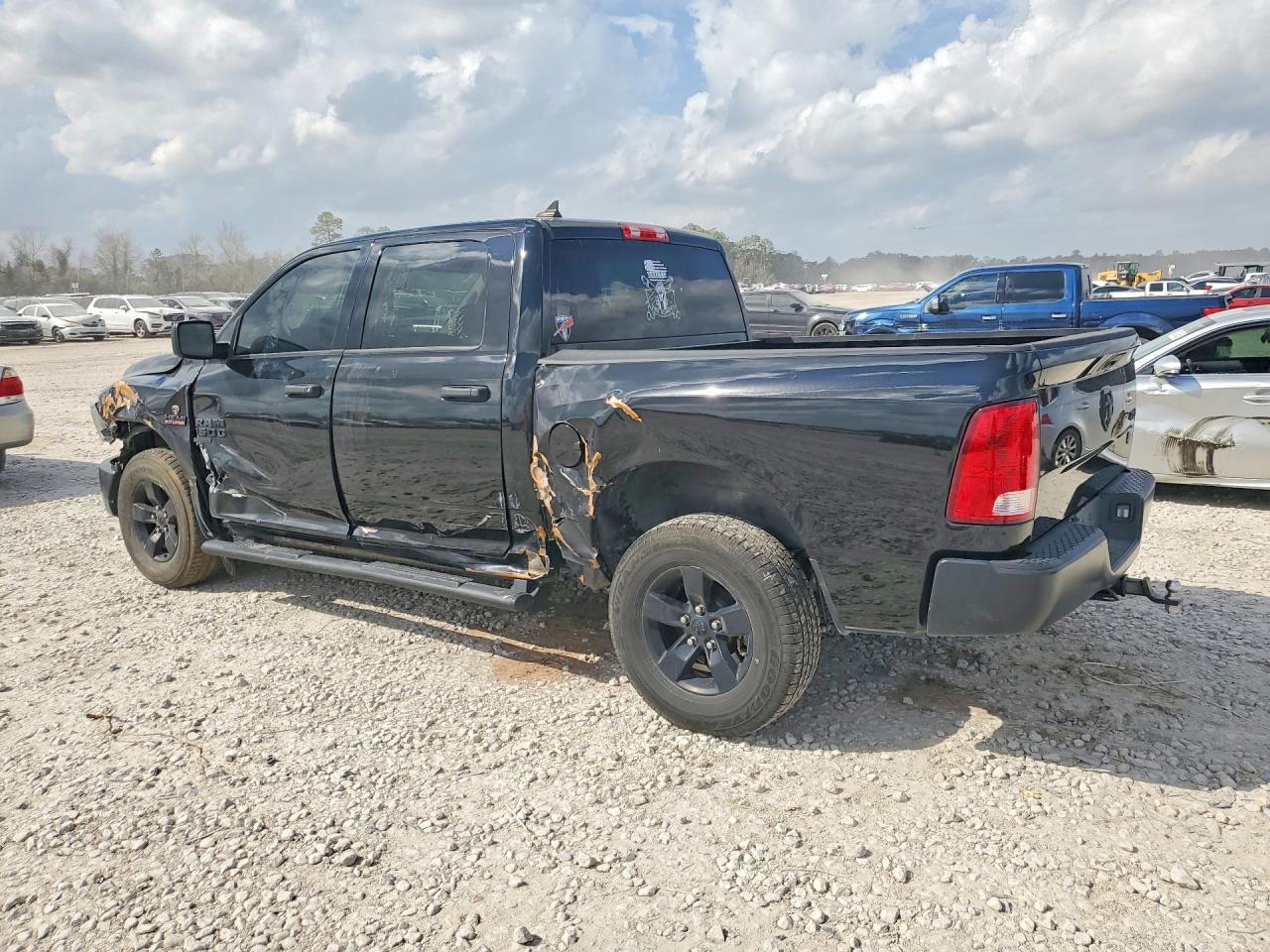 2024 Ram 1500 VIN 1C6RR7KT4RS130238 photo 2