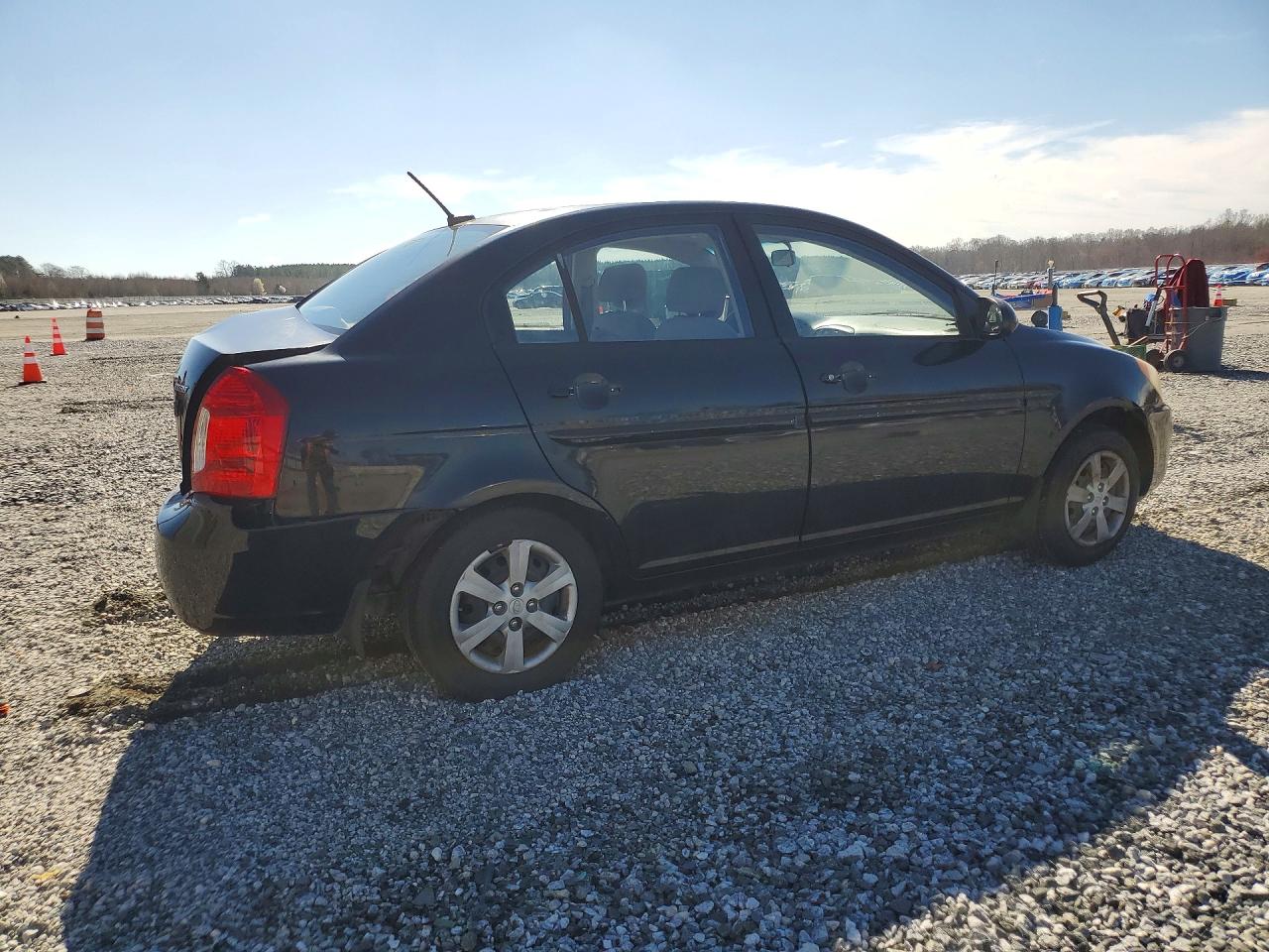 2008 Hyundai Accent VIN KMHCN46C98U258993 photo 3