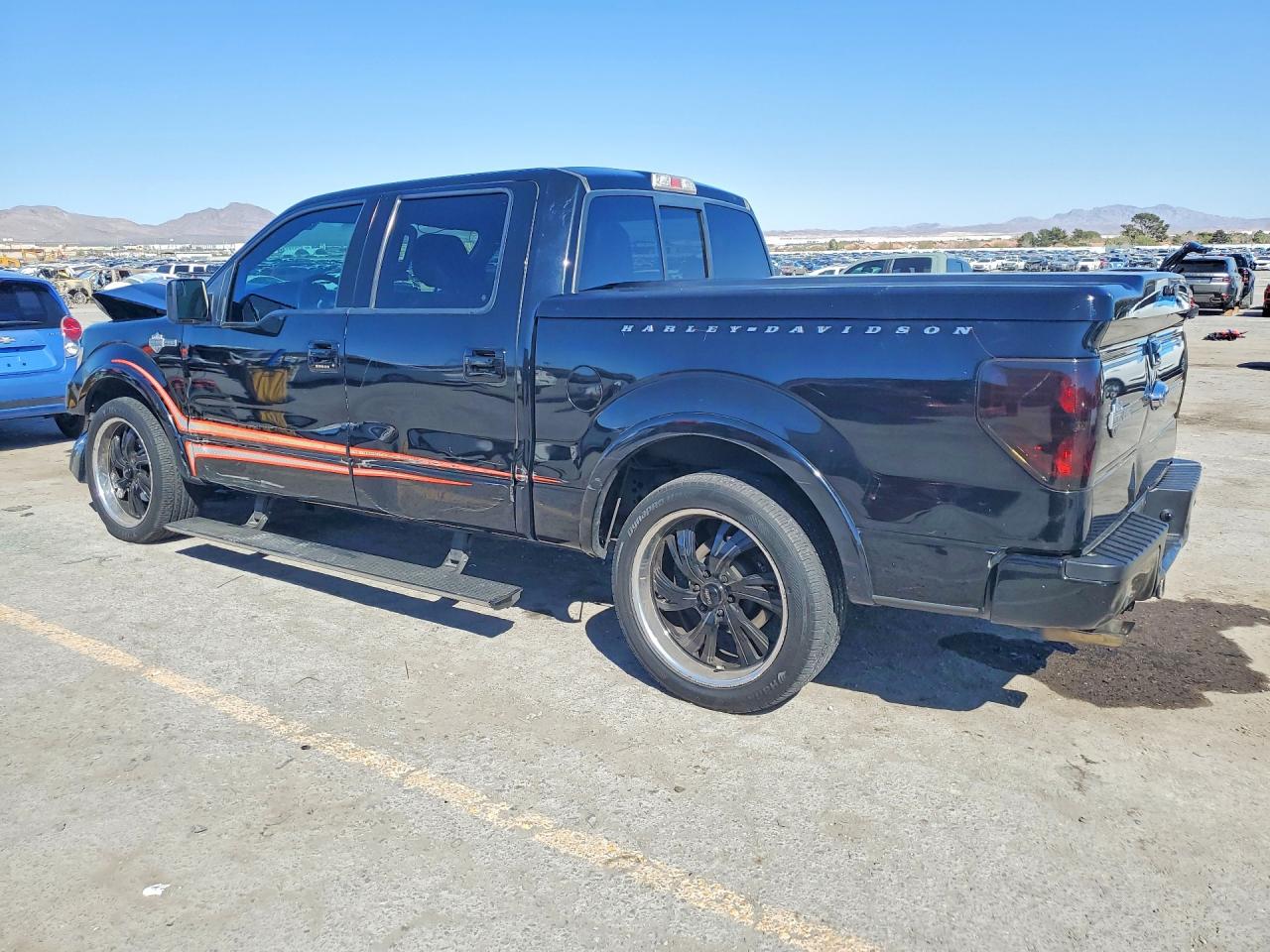 2011 Ford F150 VIN 1FTFW1C60BFD14052 photo 2