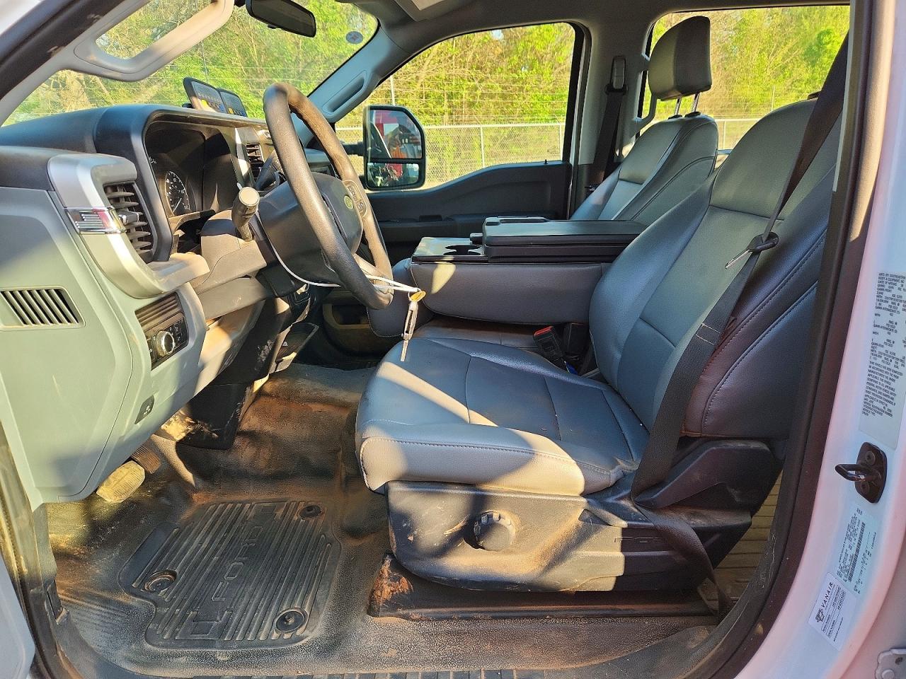 2024 Ford F550 VIN 1FD0W5HT7REC85902 photo 7