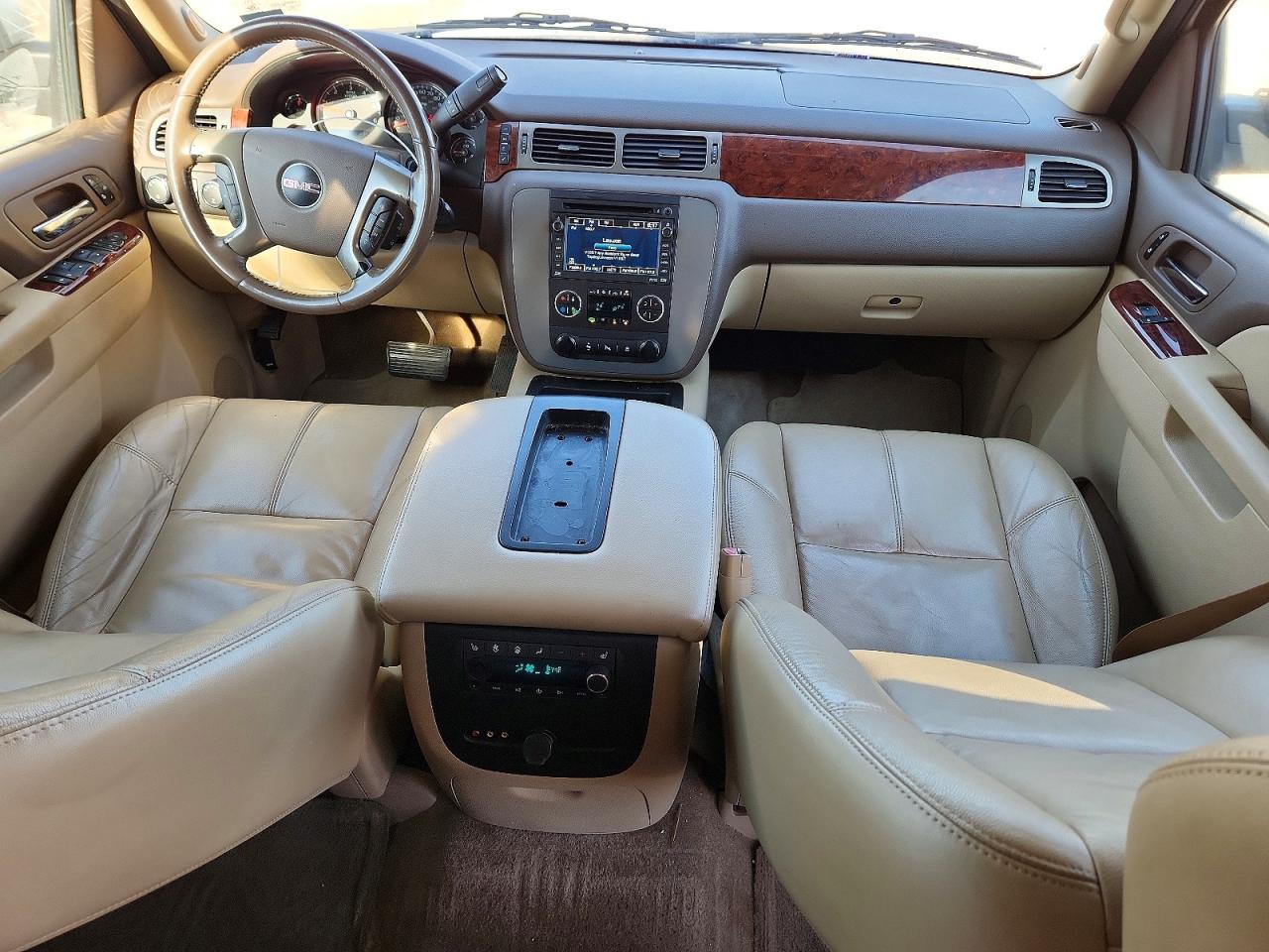 2010 GMC Yukon VIN 1GKUKKE3XAR119380 photo 8