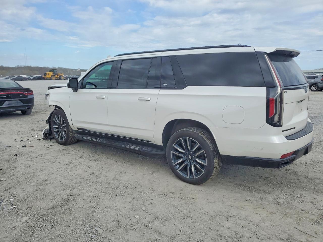 2021 Cadillac Escalade VIN 1GYS4NKL6MR380992 photo 2