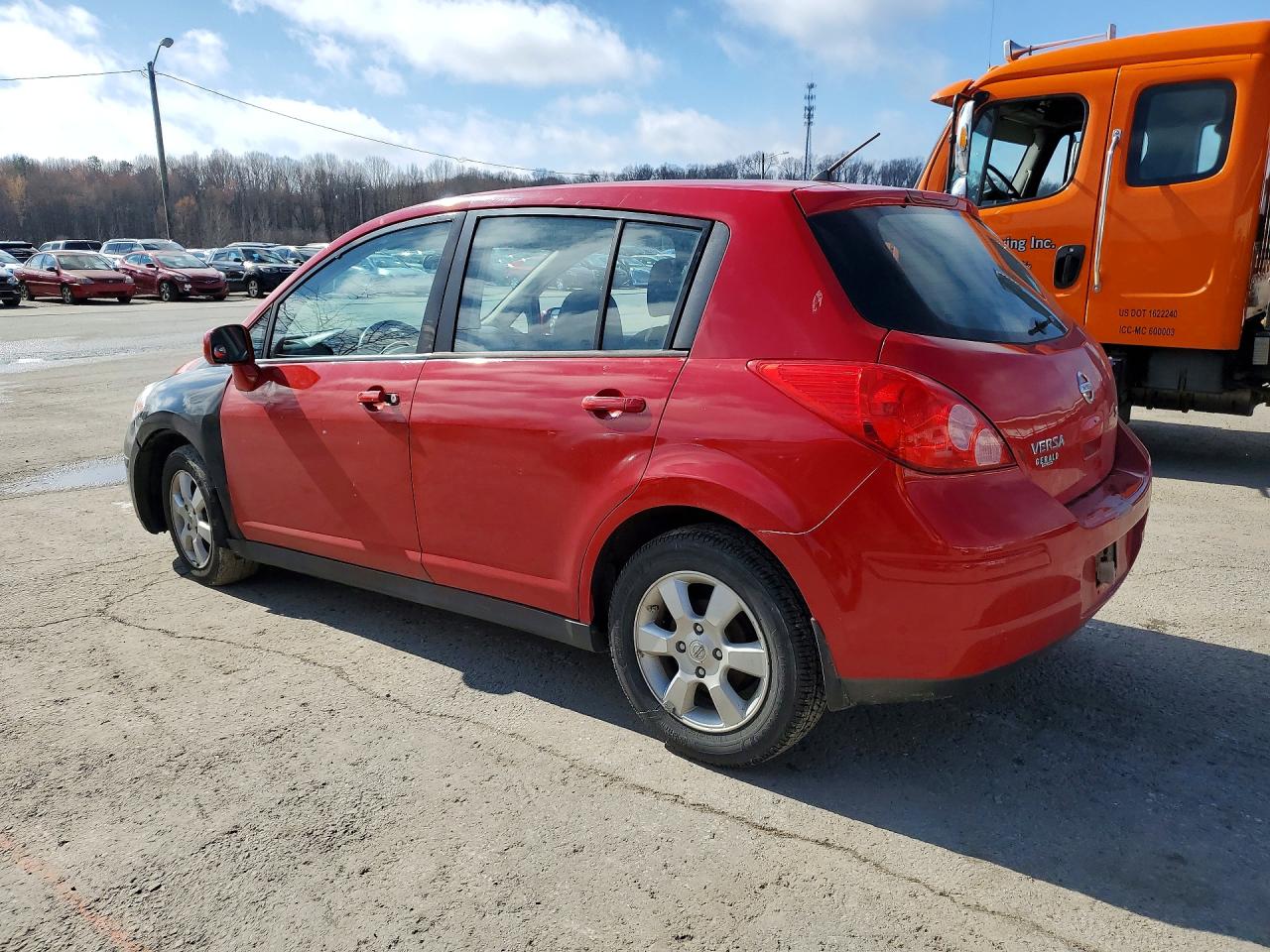 2008 Nissan Versa VIN 3N1BC13E18L428562 photo 2