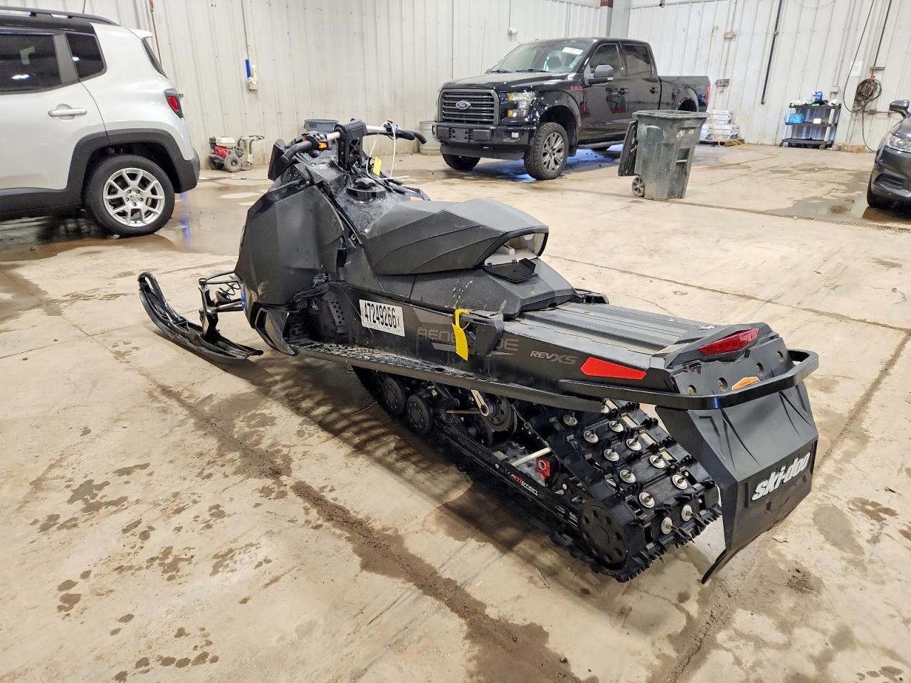 2017 SKI Renegade s VIN 2BPSBXHA1HV000591 photo 3