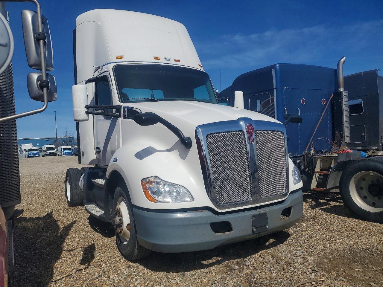 2016 KW T680 semi VIN 1XKYA48X9GJ496434 photo 1