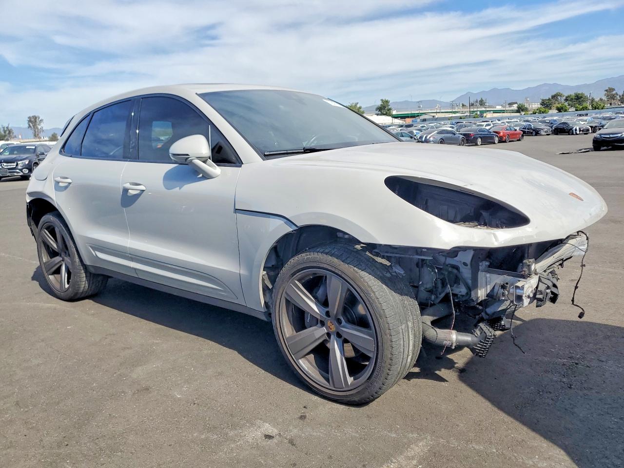 2024 Porsche Macan VIN WP1AA2A52RLB04393 photo 4