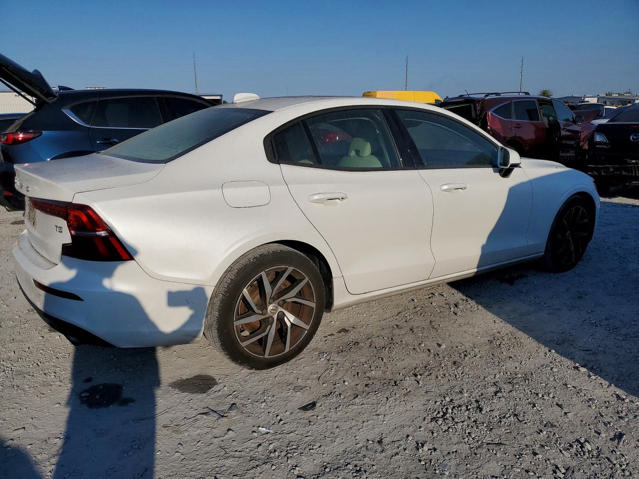 2020 Volvo S60 VIN 7JR102FKXLG047736 photo 3