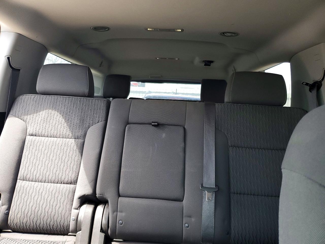 2018 CHEV Suburban VIN 1GNSKKEC4JR298400 photo 10