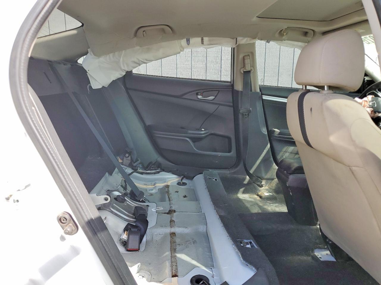 2018 Honda Civic VIN 19XFC2F74JE208120 photo 10