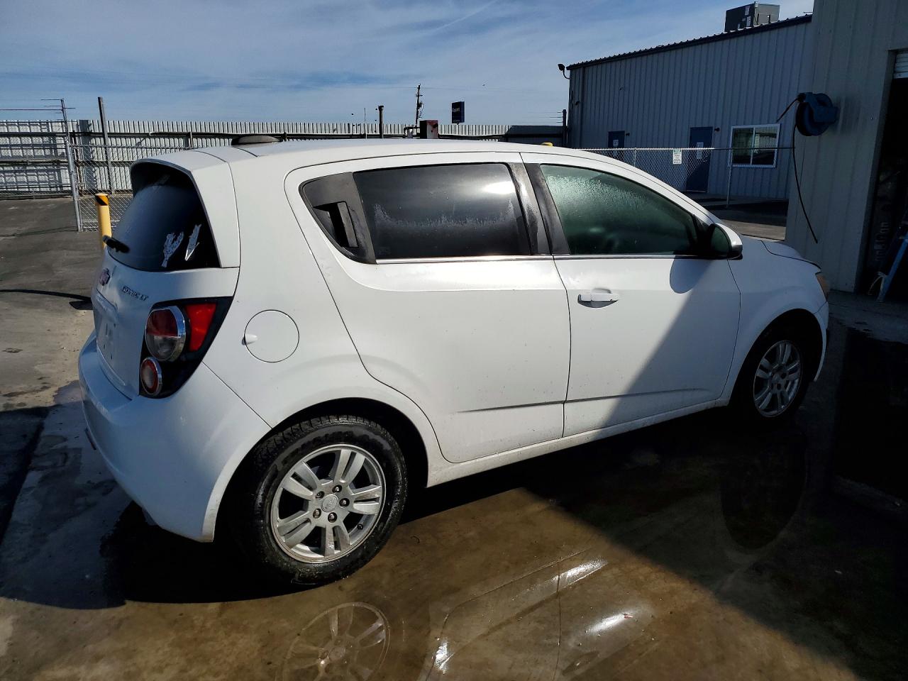 2016 Chevrolet SONIC VIN 1G1JC6SH9G4155658 photo 3