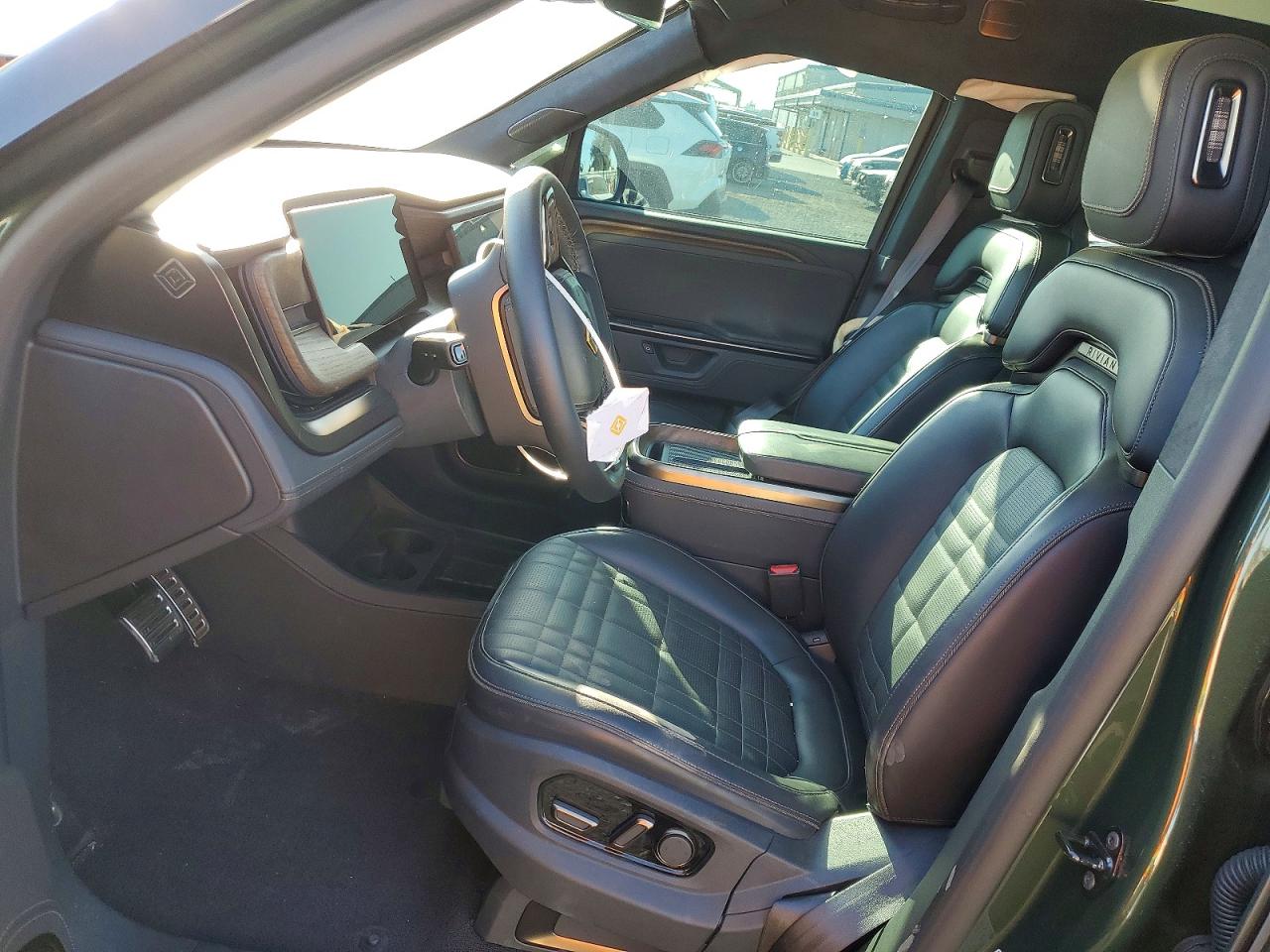 2025 Rivian Rit VIN 7FCTGCAP2SN038240 photo 7