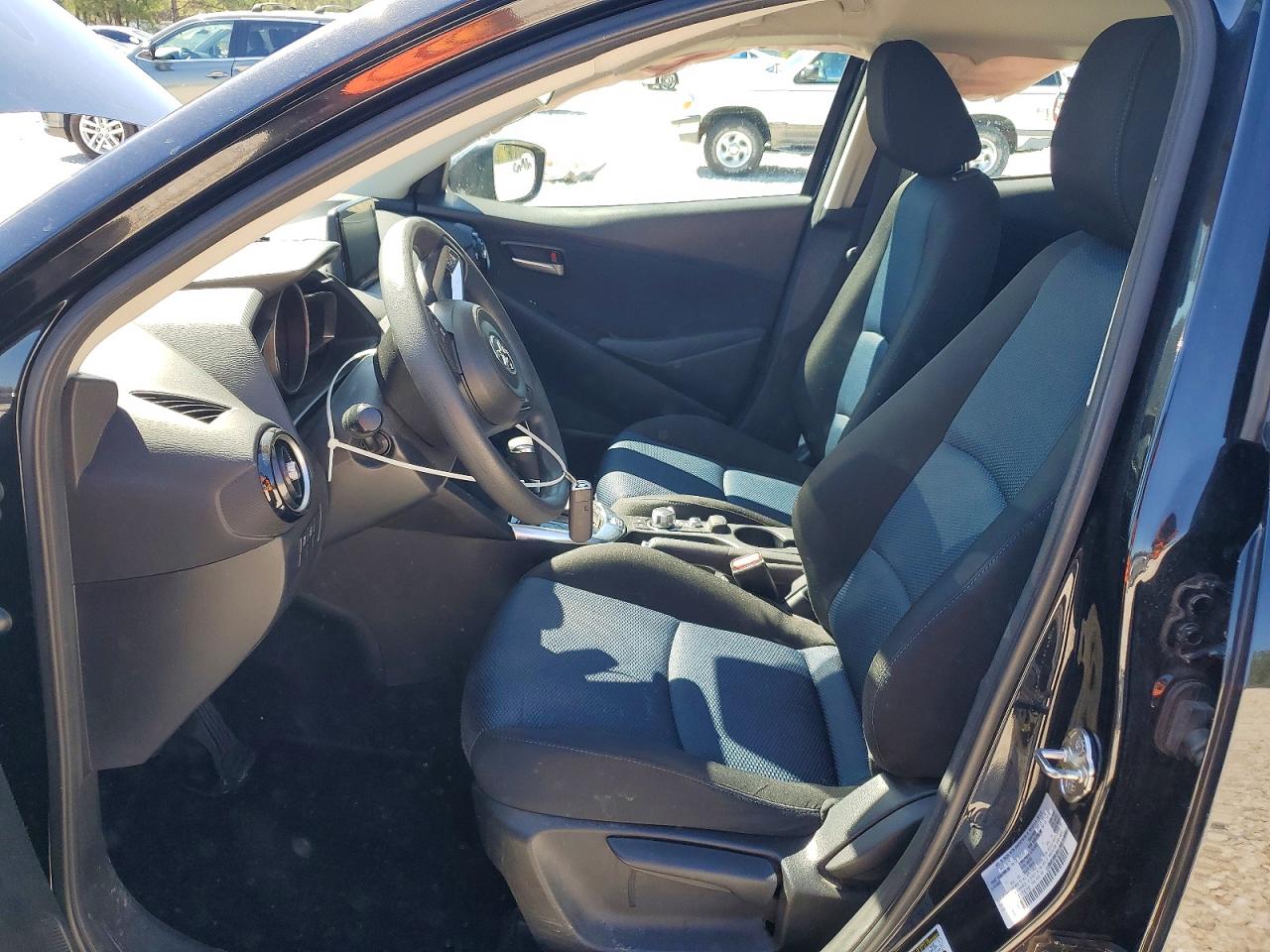 2020 Toyota Yaris VIN 3MYDLBJV0LY708159 photo 7