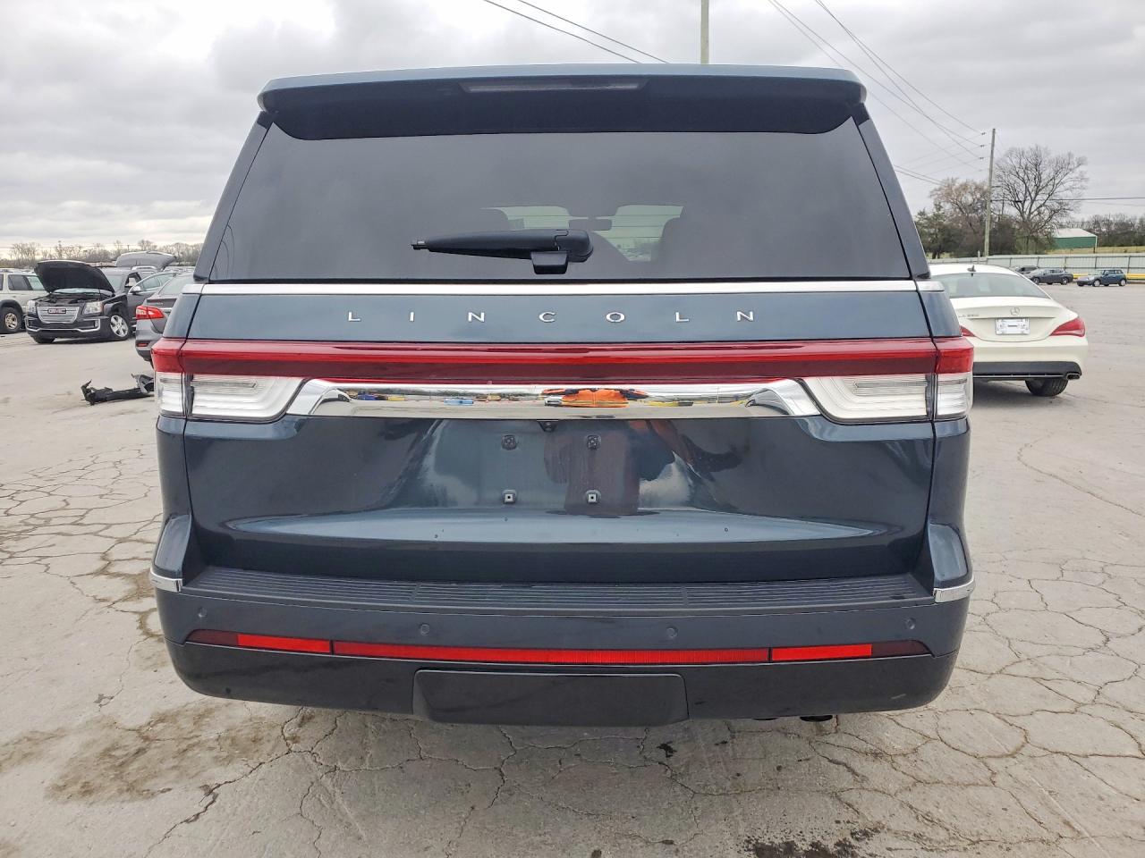 2024 Lincoln Navigator VIN 5LMJJ2LG2REL00329 photo 6