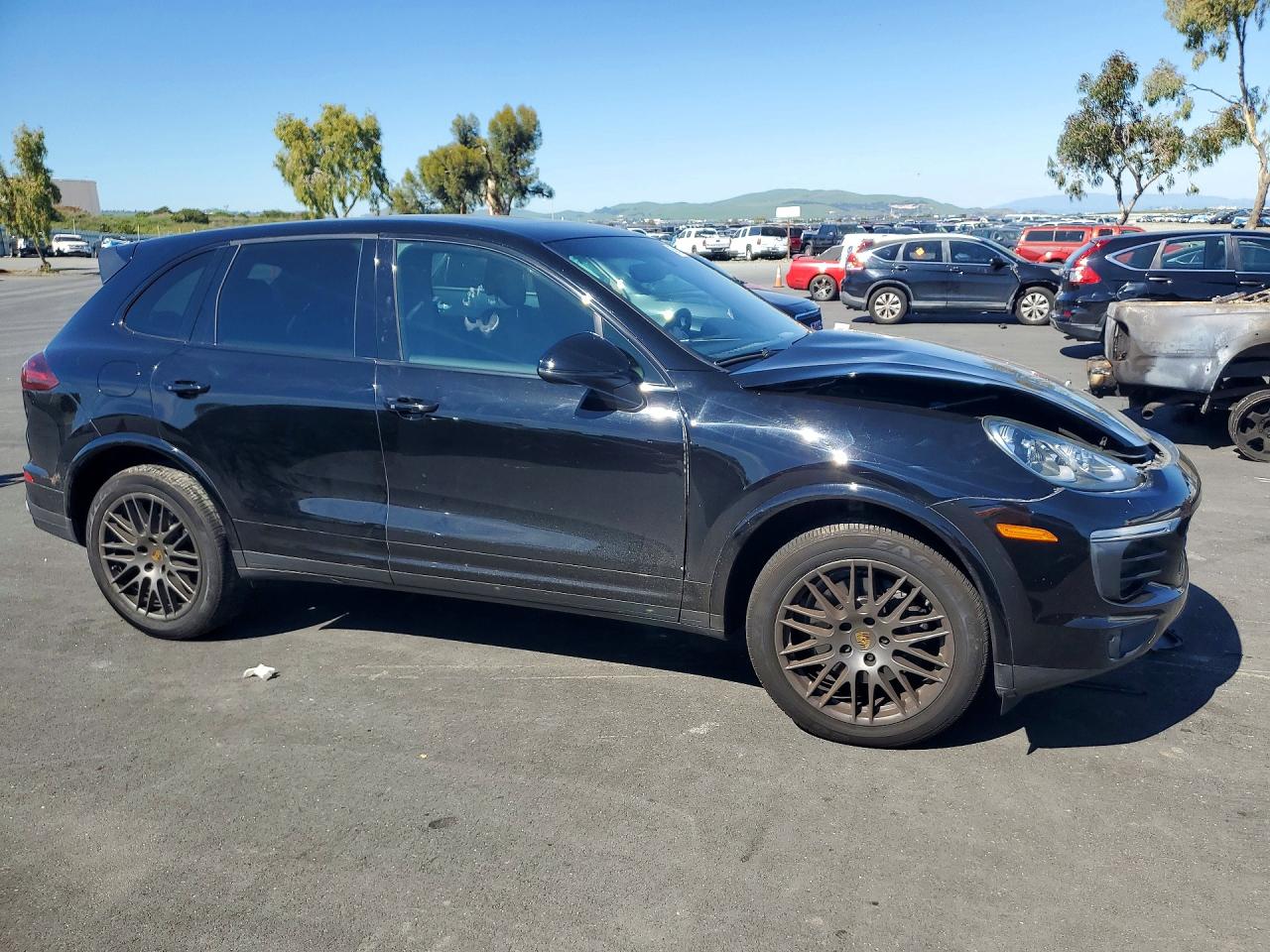 2017 Porsche Cayenne VIN WP1AA2A23HKA90305 photo 4