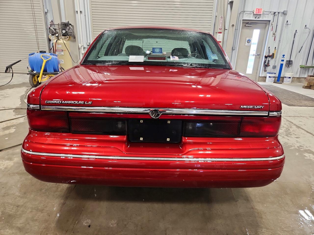 1997 Mercury Grmarquis VIN 2MELM75W6VX639014 photo 6