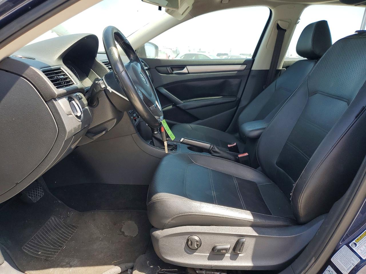 2015 Volkswagen Passat s VIN 1VWAT7A33FC041529 photo 7
