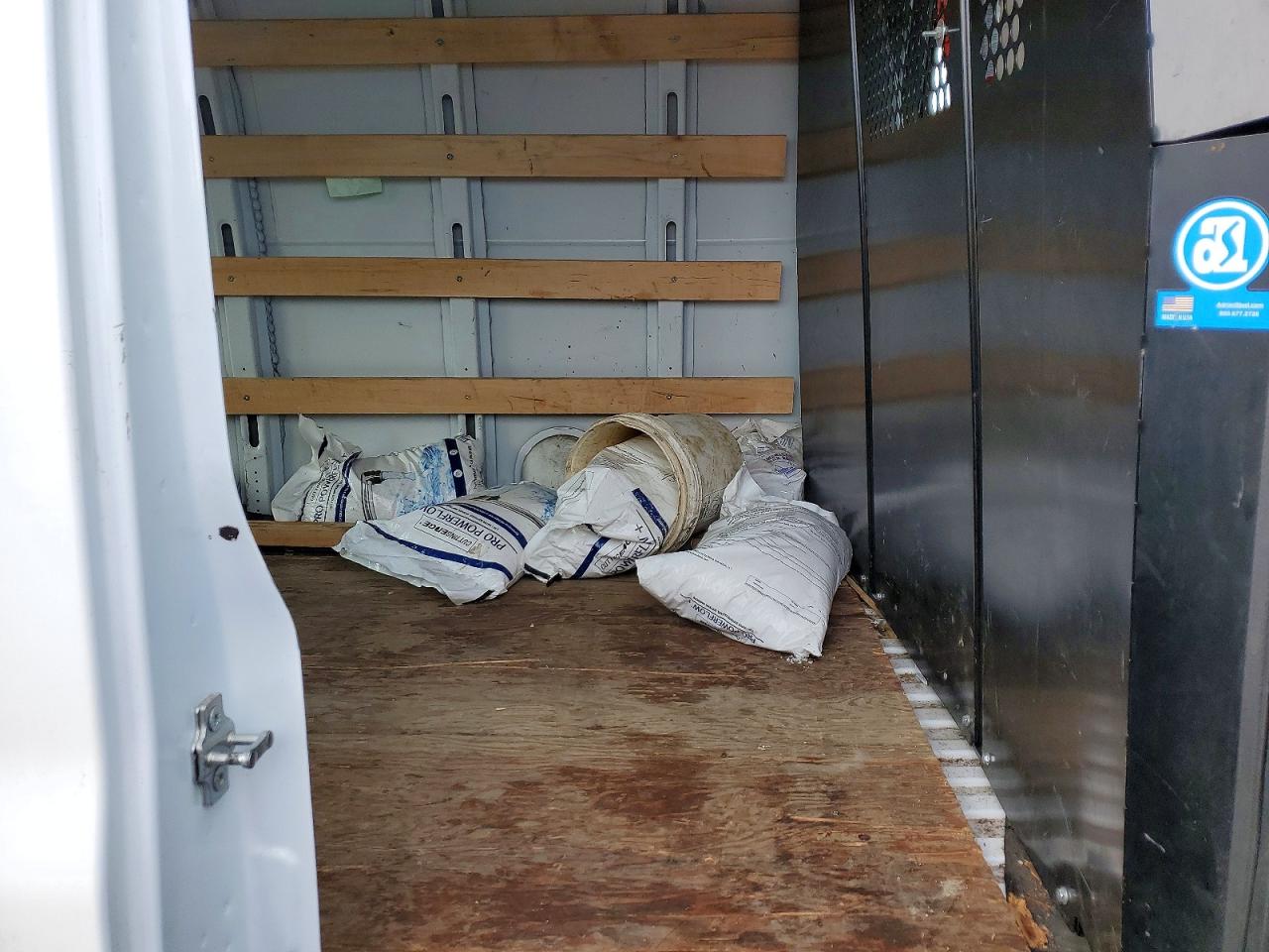 2023 Chevy Express 2 VIN 1GCWGAFP8P1141872 photo 11