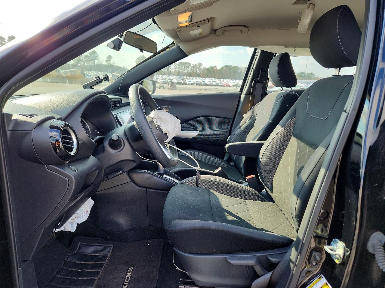 2019 Niss Kicks VIN 3N1CP5CU3KL544909 photo 7