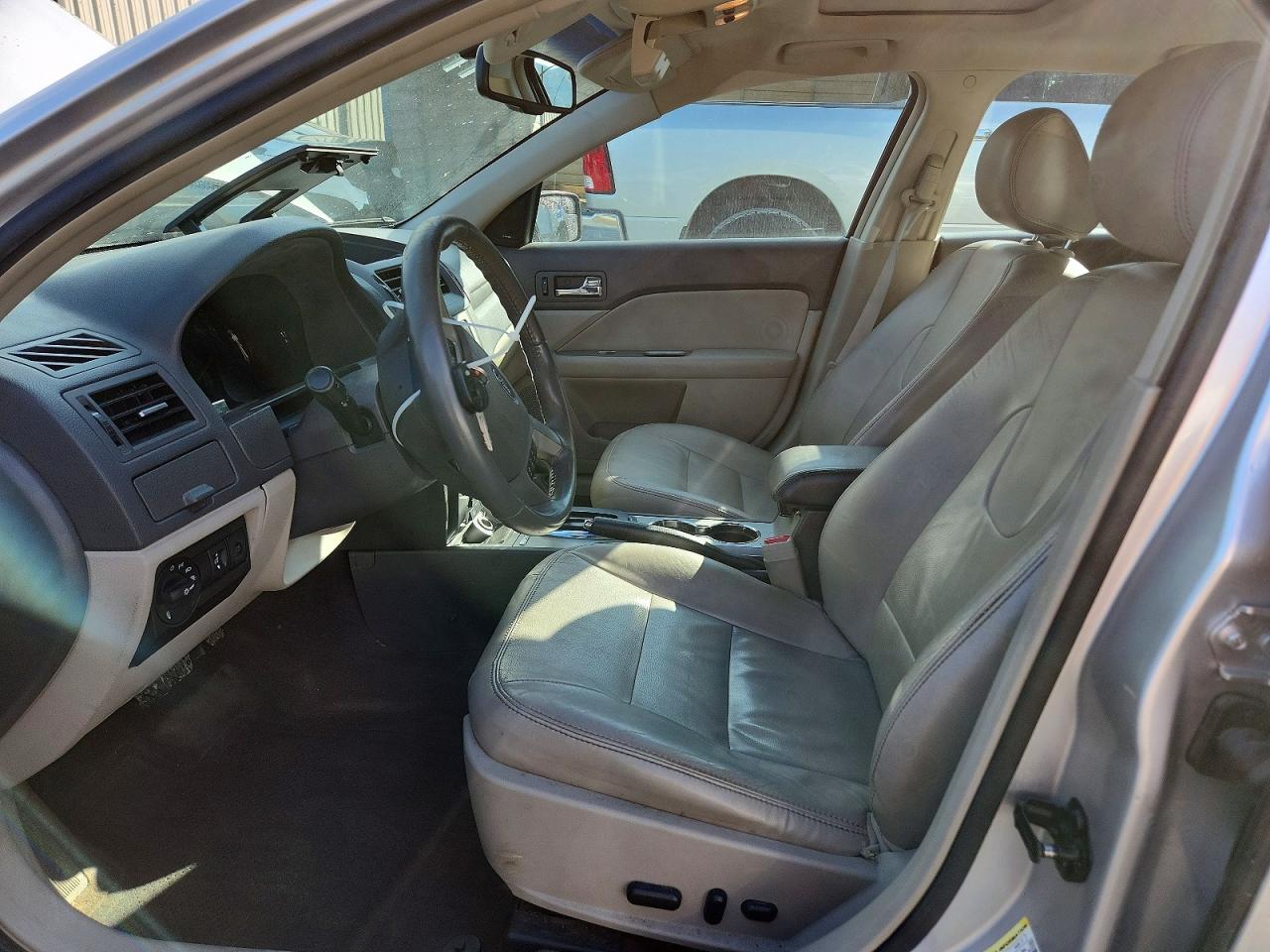 2011 Ford All models VIN 3FAHP0JA1BR315128 photo 7